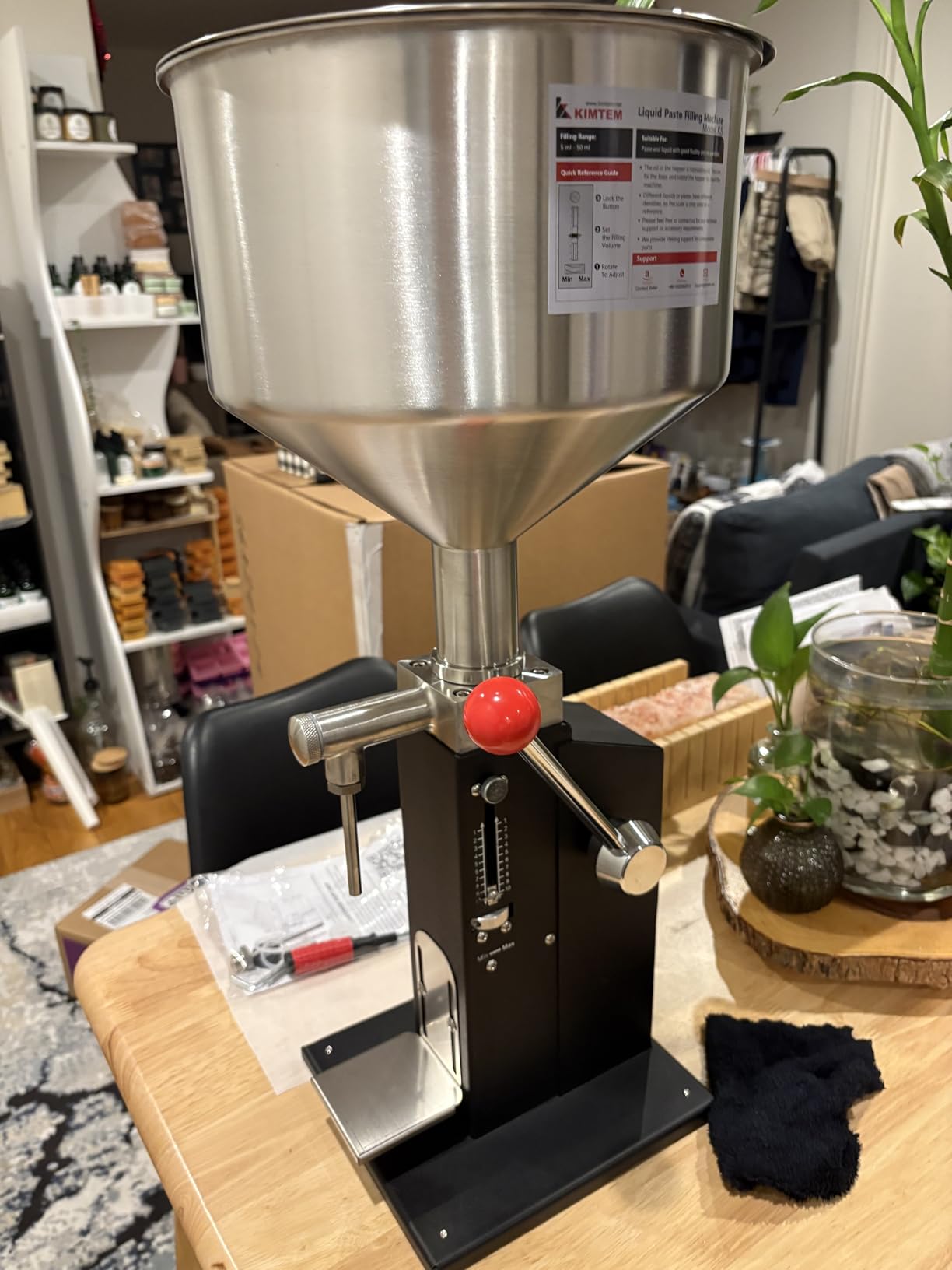 Manual Paste Liquid Filling Machine, Adjustable 5-50ml Bottle Filler A03 customer photo 2