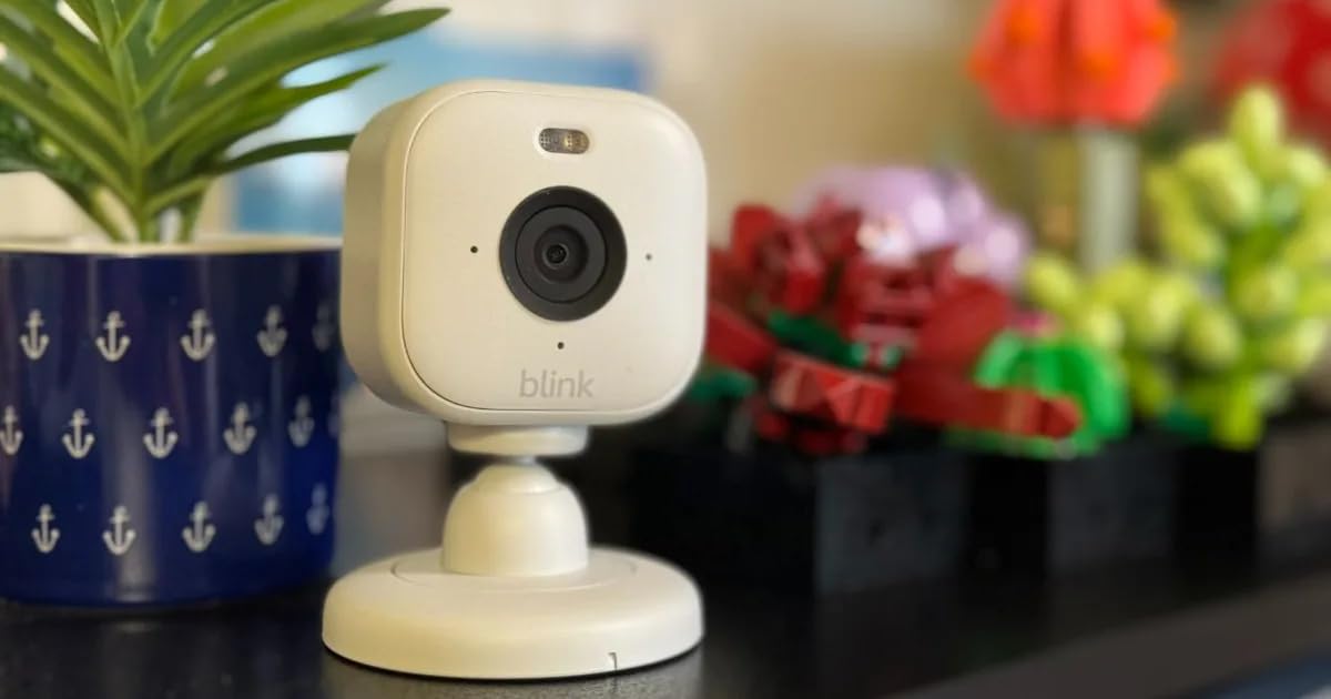 Blink Mini - Compact indoor plug-in smart security camera, 1080p HD video, night vision, motion detection, two-way audio, easy set up, Works with Alexa - 2 cameras (White) customer photo 2