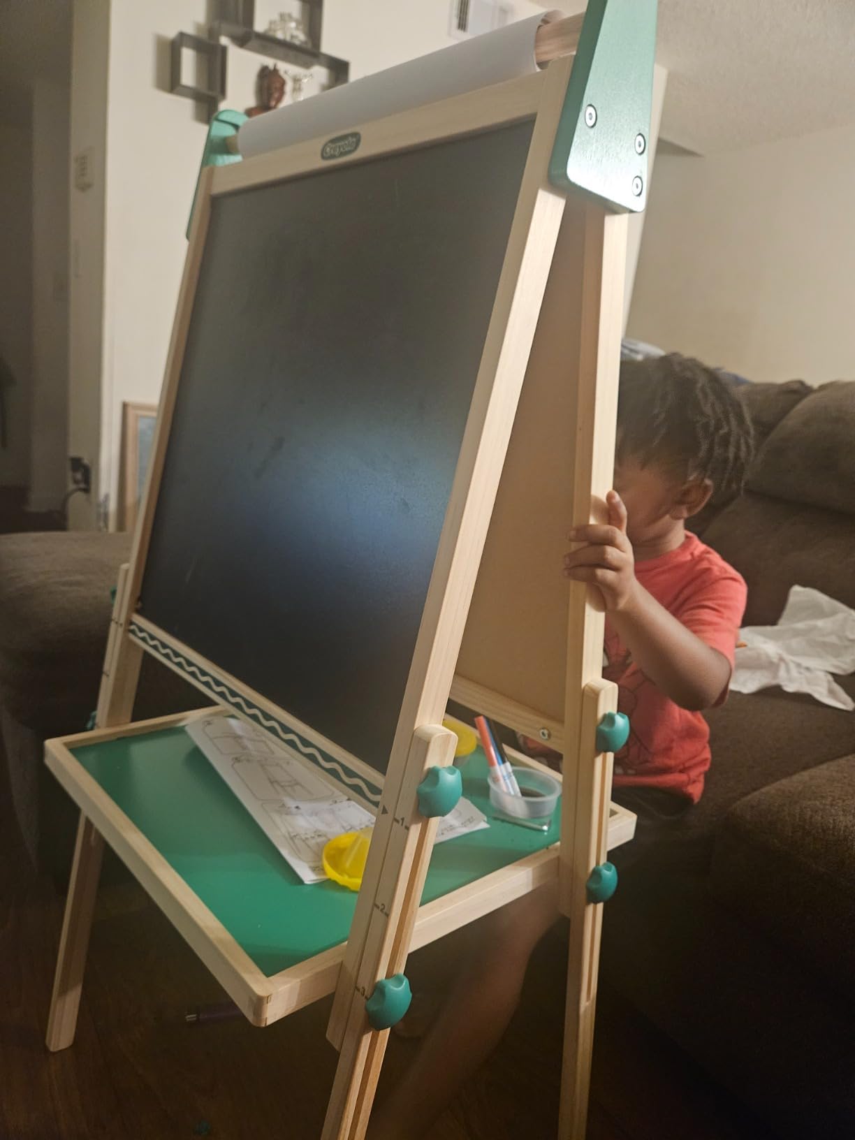 Crayola Wooden Art Easel for Kids, 2-in-1 Dry Erase Board & Chalkboard, Gifts for Toddlers, Ages 3, 4, 5 customer photo 1