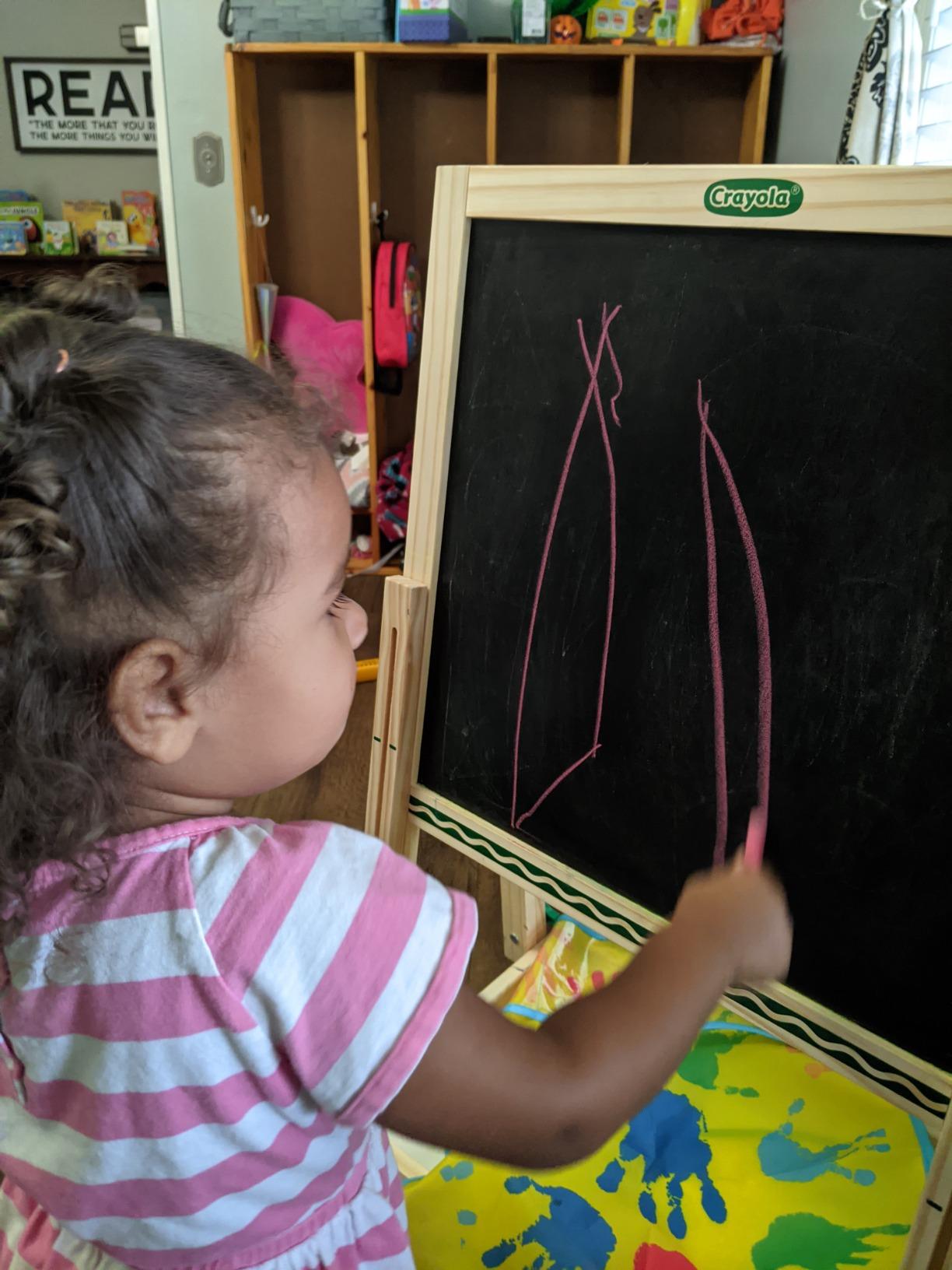 Crayola Wooden Art Easel for Kids, 2-in-1 Dry Erase Board & Chalkboard, Gifts for Toddlers, Ages 3, 4, 5 customer photo 2