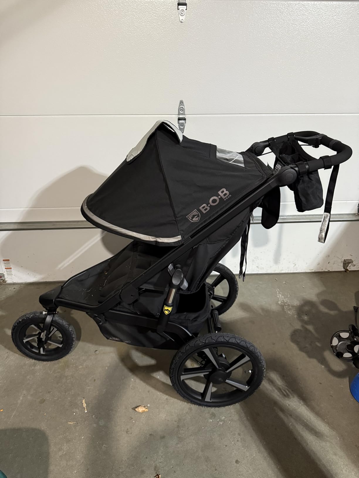 BOB Gear Alterrain Pro Jogging Stroller, All-Weather, SmoothShox Suspension, Black customer photo 1