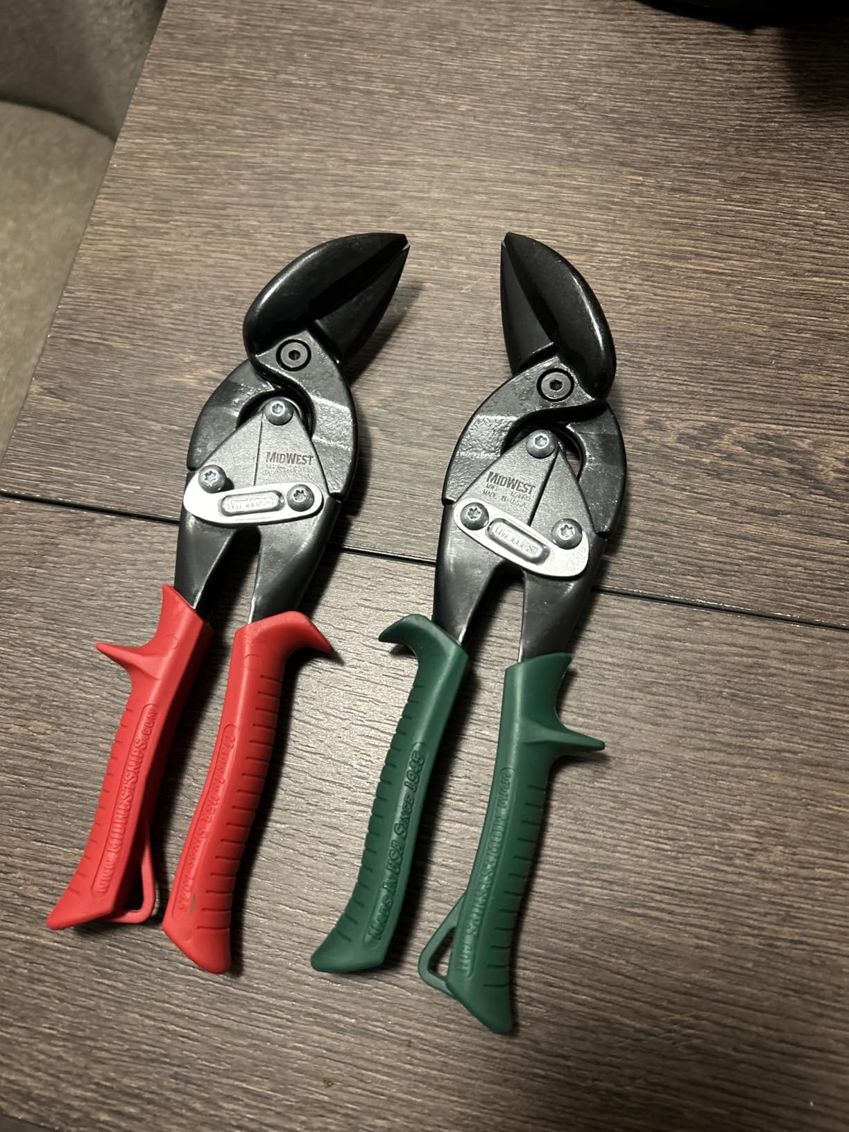 MIDWEST Blackout Series Aviation Snip - Left and Right Cut Offset Tinner Shears, Made in the USA - MWT-6510CO-NP customer photo 1