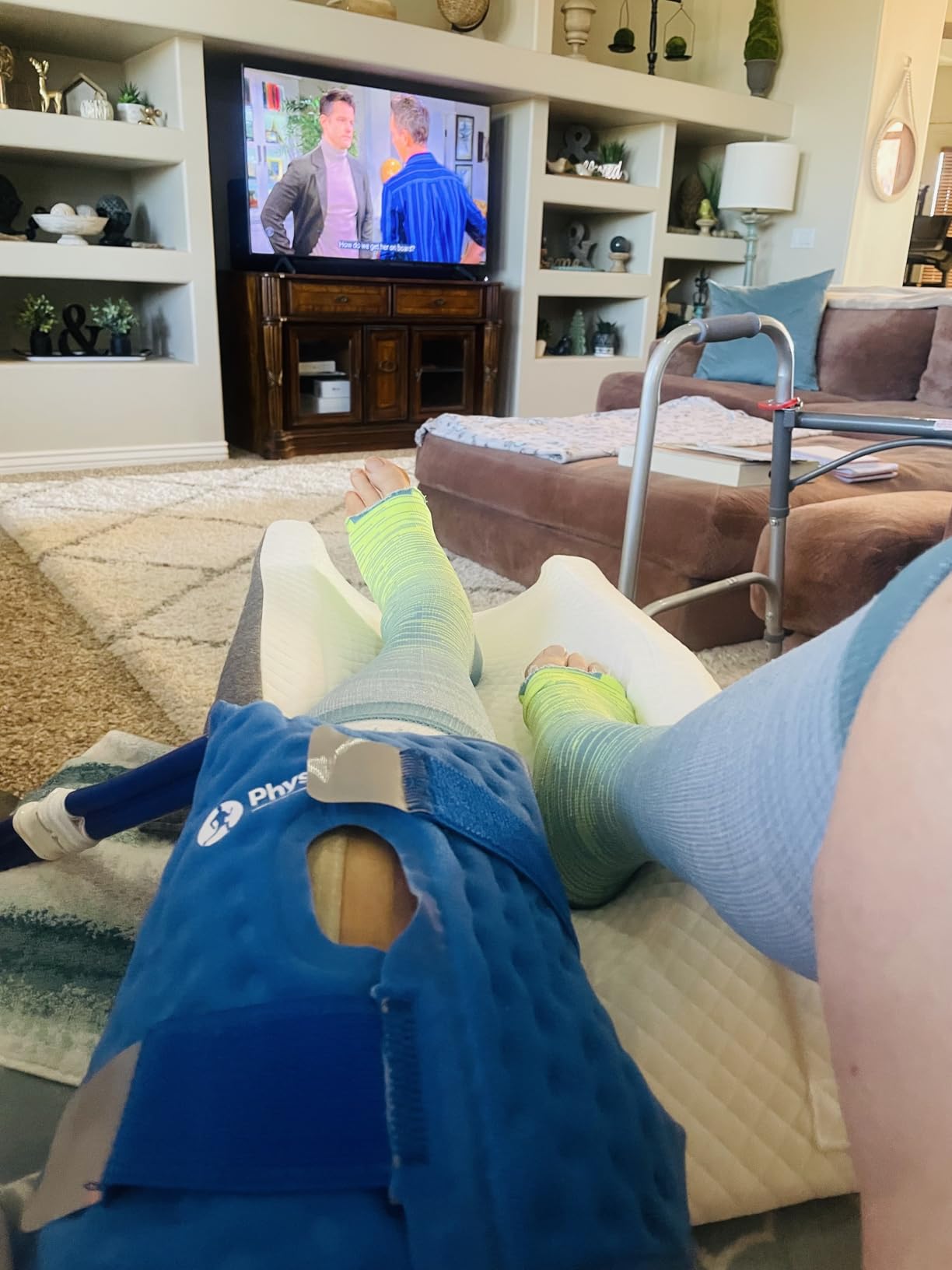PhysioNatural Cold Therapy Ice Machine for Knee Surgery Recovery - Programmable Continuous Cryotherapy System with Adjustable Knee Pad for Post-Op Swelling, Sprains & Injuries customer photo 1