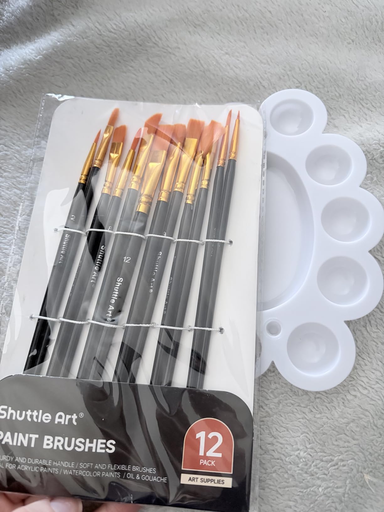 Shuttle Art Acrylic Paint, 36 Colors Acrylic Paint Set with Brushes & Palette, 2oz/60ml Bottles, Rich Pigments Non-toxic for Artists Kids & Adults, Painting on Canvas Rocks Ceramic Wood customer photo 2