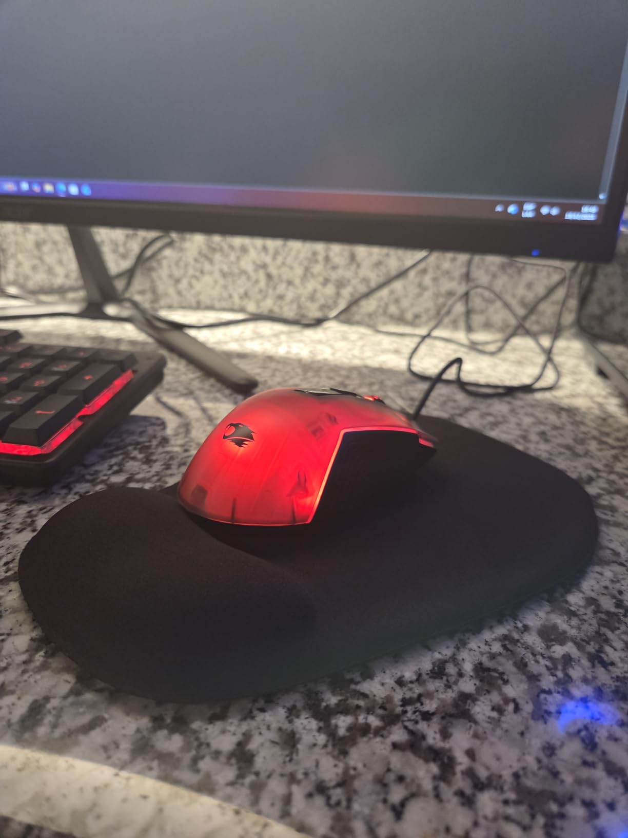 JIKIOU Mouse Pad, 2 Pack Ergonomic Mouse Pads with Comfortable Gel Wrist Rest Support and Smooth Cloth, Non-Slip PU Base for Easy Typing Pain Relief Durable and Easy to Clean Small Black customer photo 1