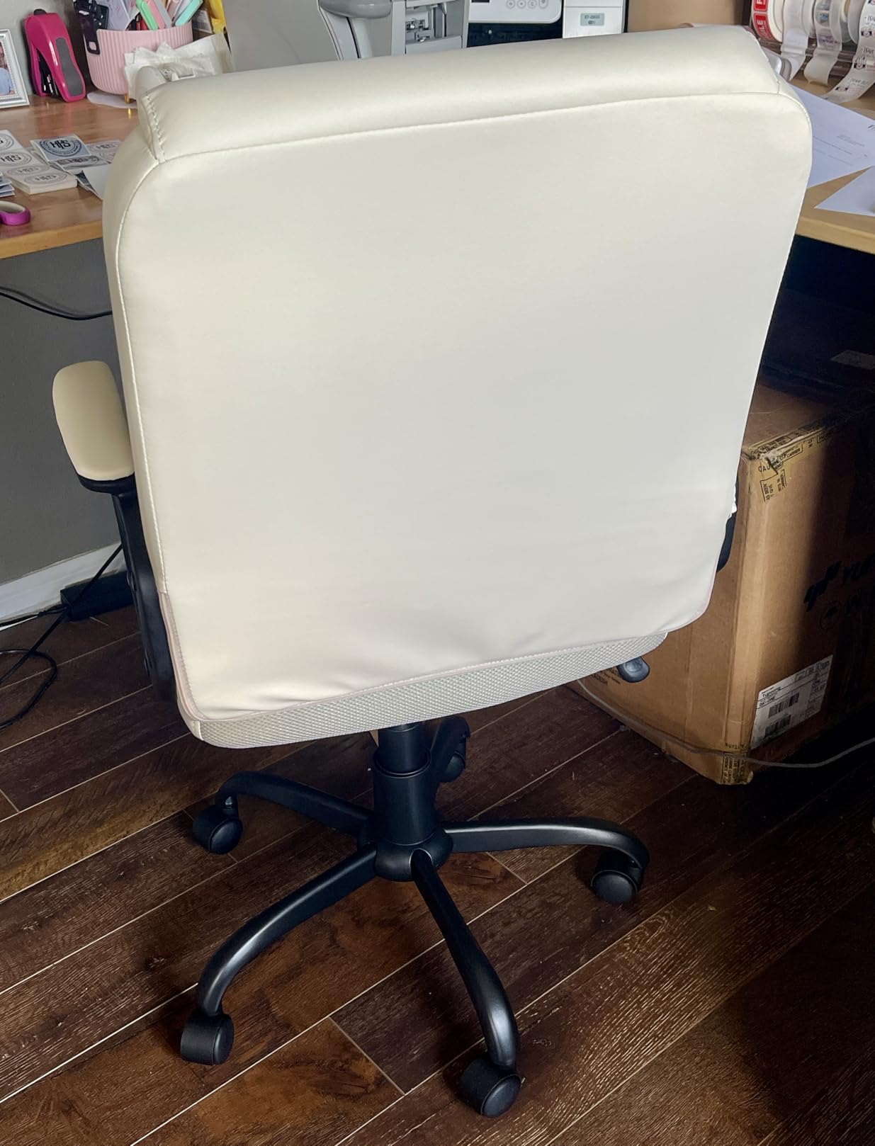Amazon Basics Classic Puresoft PU Padded Mid-Back Office Desk Chair with Armrest, Easy Assembly, Sturdy Metal Base, Wheels, 275lb Support, 27