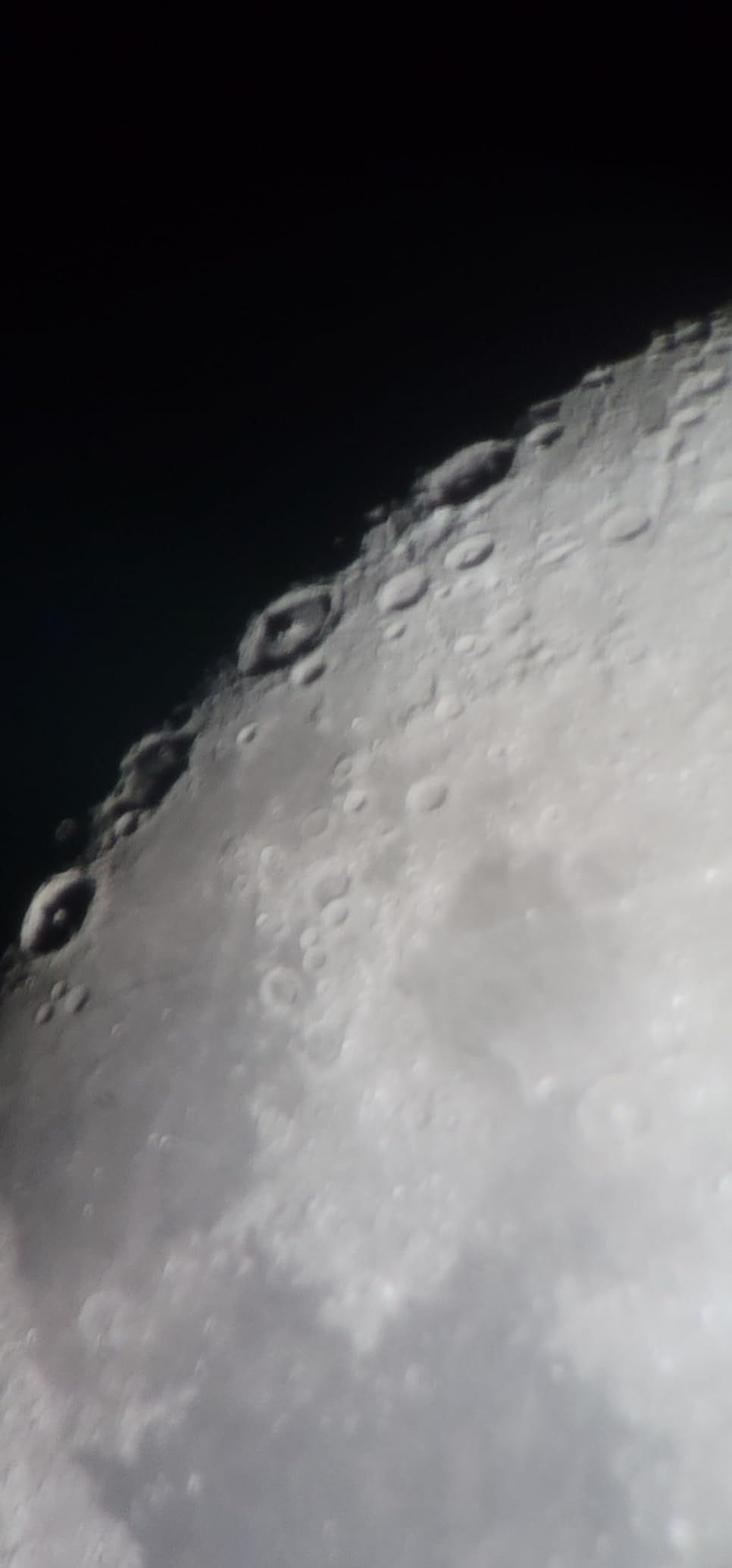 Celestron StarSense Explorer LT 114AZ App-Enabled Telescope - 114mm Newtonian Reflector with Smartphone Dock & StarSense App - iPhone & Android Compatible - Easy-to-Use for Beginners customer photo 1