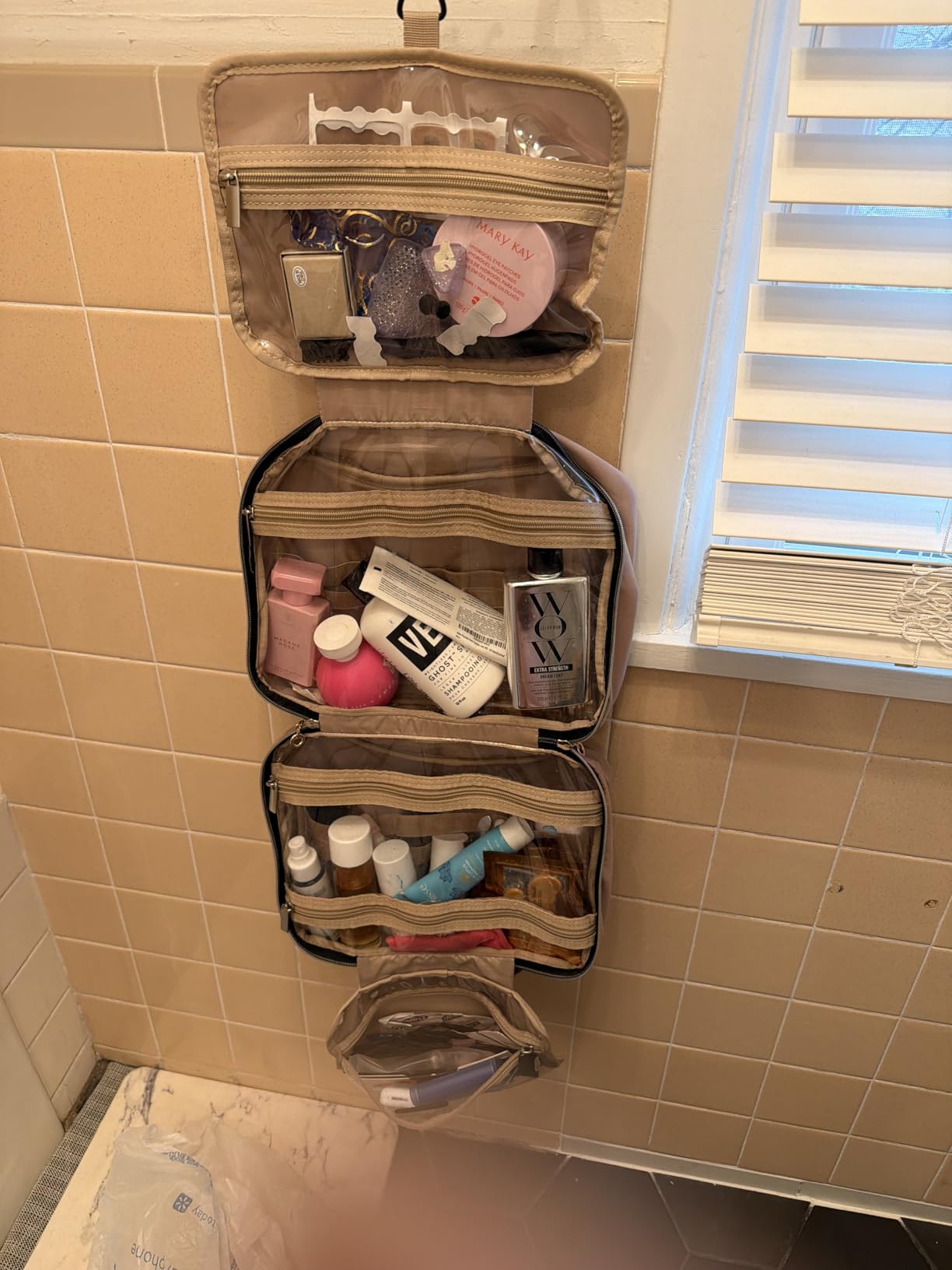 Large Toiletry Bag Travel Bag with Hanging Hook, Water-resistant Makeup Cosmetic Bag Travel Organizer for Accessories, Shampoo, Full Sized Container, Toiletries customer photo 1