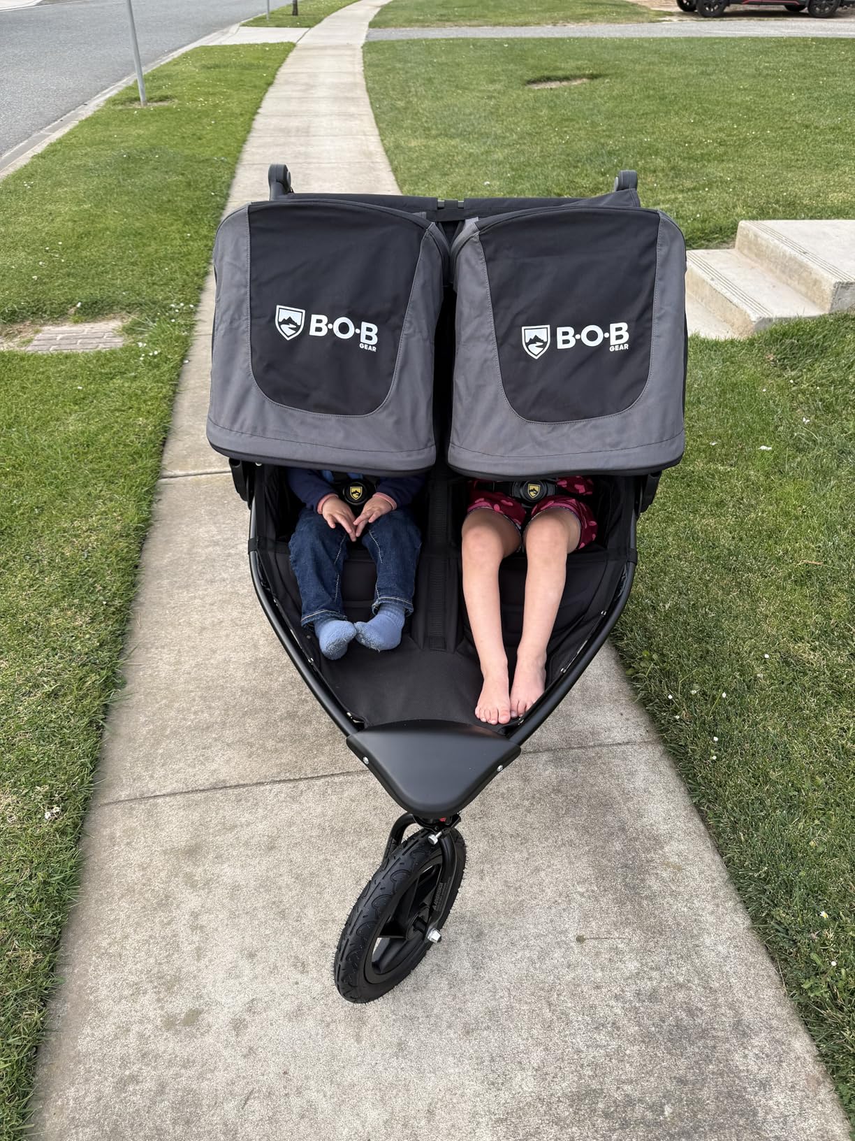 BOB Gear Revolution Flex 3.0 Duallie Jogging Stroller, Double Stroller, Graphite Black customer photo 1