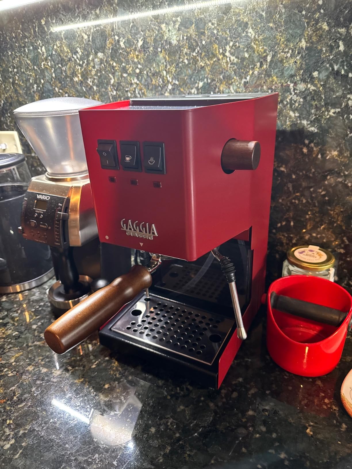 Gaggia RI9380/47 Classic Pro Espresso Machine,1.3liters, Cherry Red customer photo 1