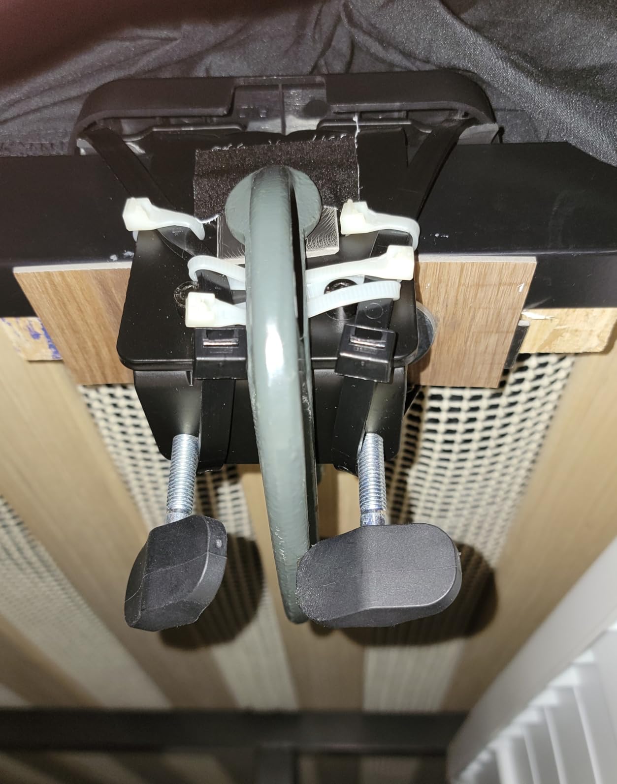 MOUNTUP Triple Monitor Mount, Triple Monitor Desk Mount for Max 27 inch Computer Screens, 3 Monitors Stand for Desk, Monitors Arm with Swivel, Tilt, Rotation, Each Arm Holds 4.4-19.8 lbs customer photo 2