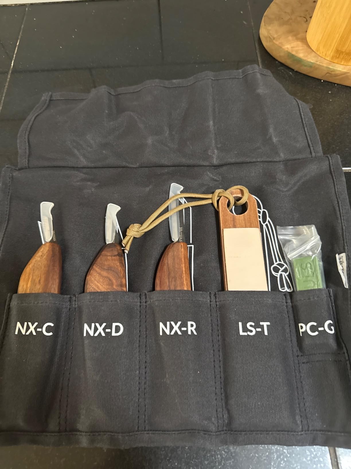 Hutsuls Wood Whittling Kit for Beginners - Razor Sharp Wood Carving Knife Set in Beautifully Designed Gift Box, Whittling Knife for Kids and Adults (8 Pieces) customer photo 2