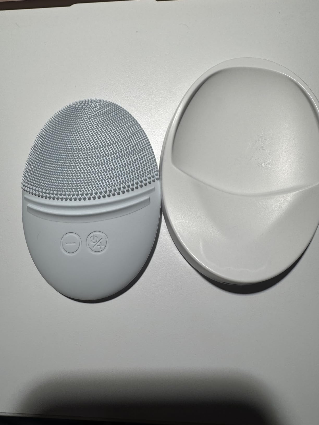 EZBASICS Facial Cleansing Brush Made with Ultra Hygienic Soft Silicone, Waterproof Sonic Vibrating Face Brush for Deep Cleansing, Gentle Massaging, Inductive Charging (Violet) 1 Pack+5 Speed Settings customer photo 2