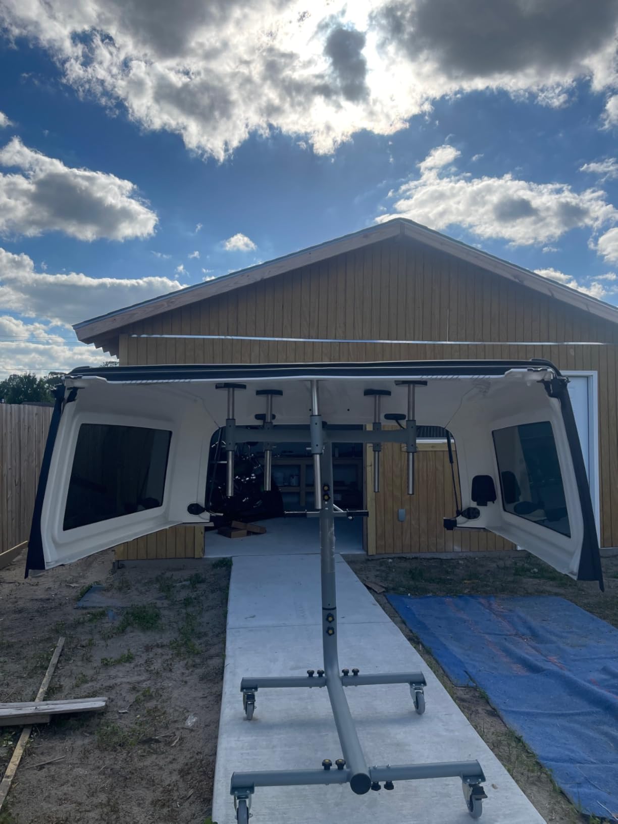 Hard Top Remover Lift for Jeep Wranglers: 2007-to-Present JK/JKU/JL/JLU + CJ, 2&4 Door + Lifted Jeeps. Quick & Easy Assembly. One Person System. customer photo 2