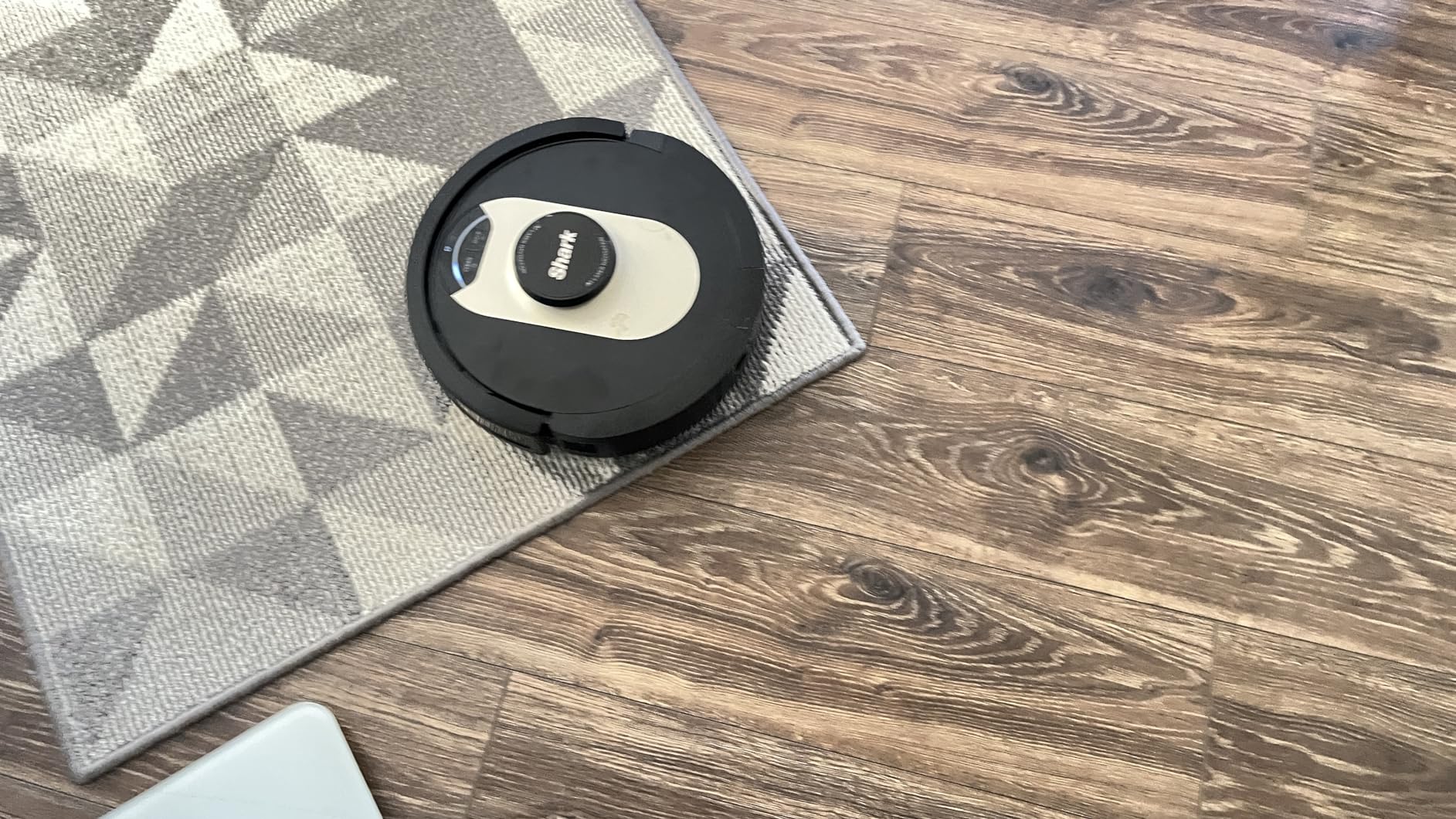 Shark AV752 ION Robot Vacuum, Tri-Brush System, Wifi Connected, 120 Min Runtime, Works with Alexa, Multi Surface Cleaning, White customer photo 2