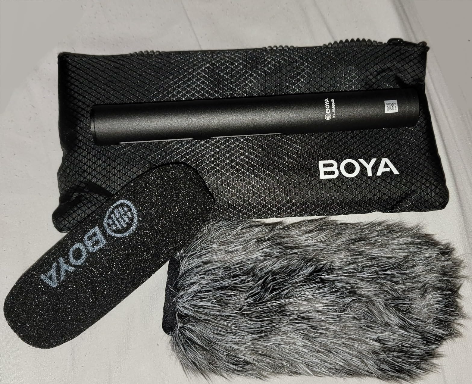 BOYA XLR Microphone BY-BM6060 Super-Cardioid Shotgun Condenser Microphone with 24 48V Phantom Power for Camera Film Interview ENG/EFP Outdoor Recording customer photo 2
