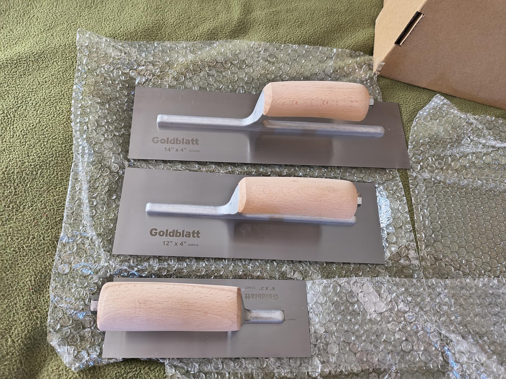 Goldblatt 3 Pieces Drywall Trowel, Carbon Steel Finishing Masonry Trowel Set Includes 14'' x 4'', 12'' x 4'', 8'' x 3'', Lightweight Wood Handle, Plastering Trowel for Sheetrock Wallboard Plasterboard customer photo 2