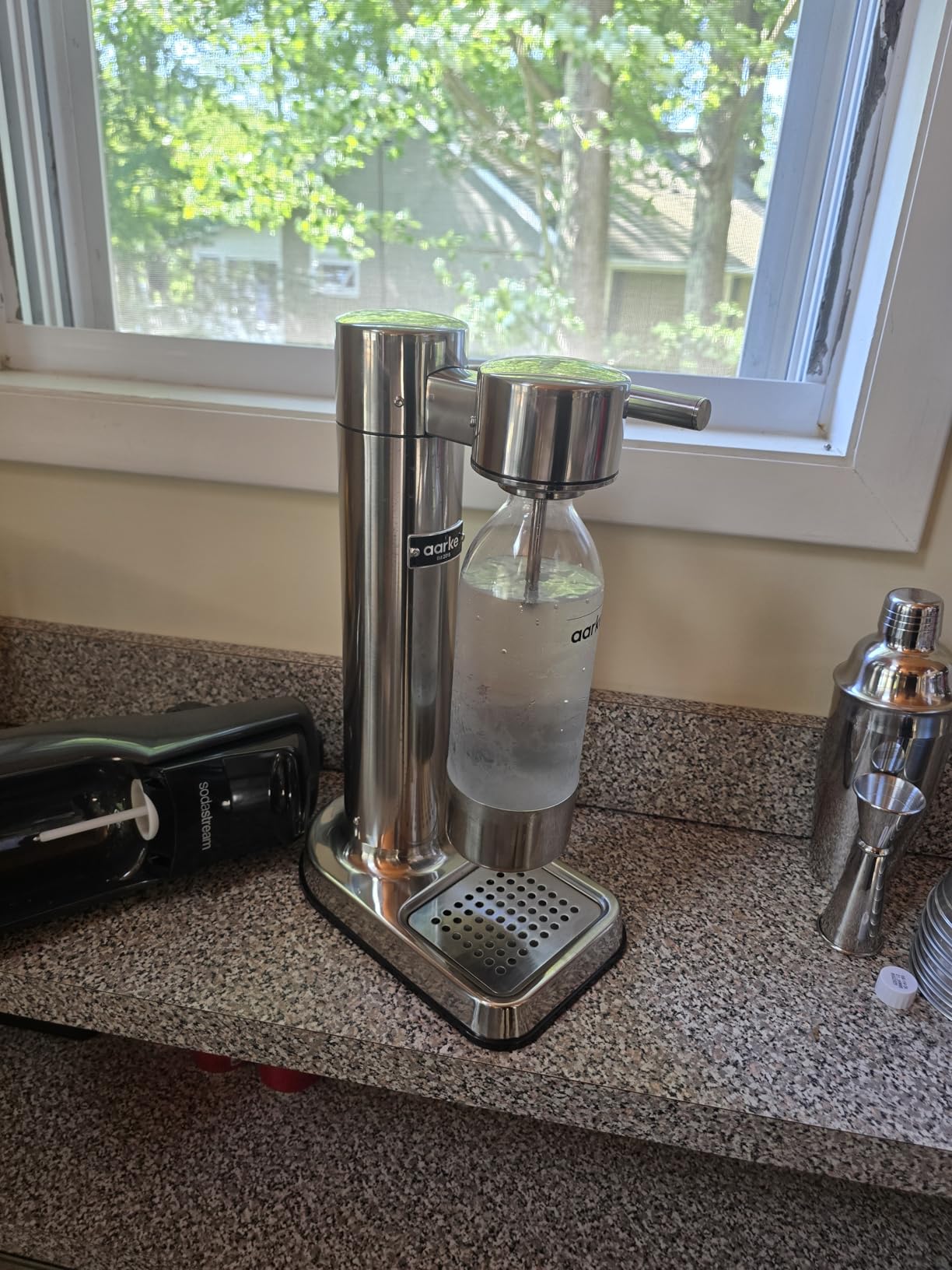 Aarke Carbonator 3 - Premium Sparkling Water Maker, Stainless Steel | Cordless Soda Maker for Home, Carbonated Water Machine, BPA-free PET Bottle Included customer photo 1