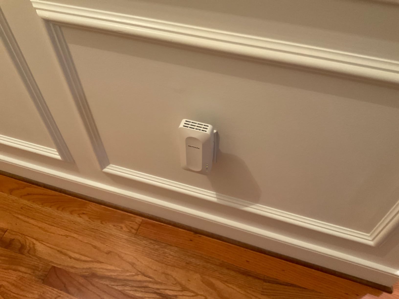 NETGEAR WiFi 6 Mesh Range Extender (EAX15) - Add up to 1,500 sq. ft., 20 Devices with AX1800 Dual-Band Wireless Signal Repeater, WPA3 Security, One Network Name customer photo 1