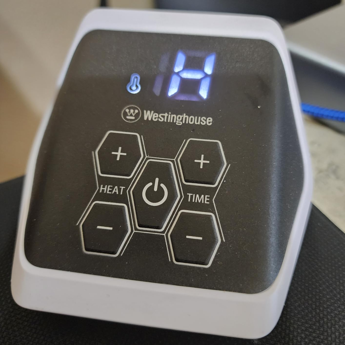 Westinghouse Electric Heated Blanket - Queen Size, Soft Flannel to Sherpa, 10 Heating Levels, 12 Hour Auto Off, Machine Washable, 84x90 Inch, Beige customer photo 1