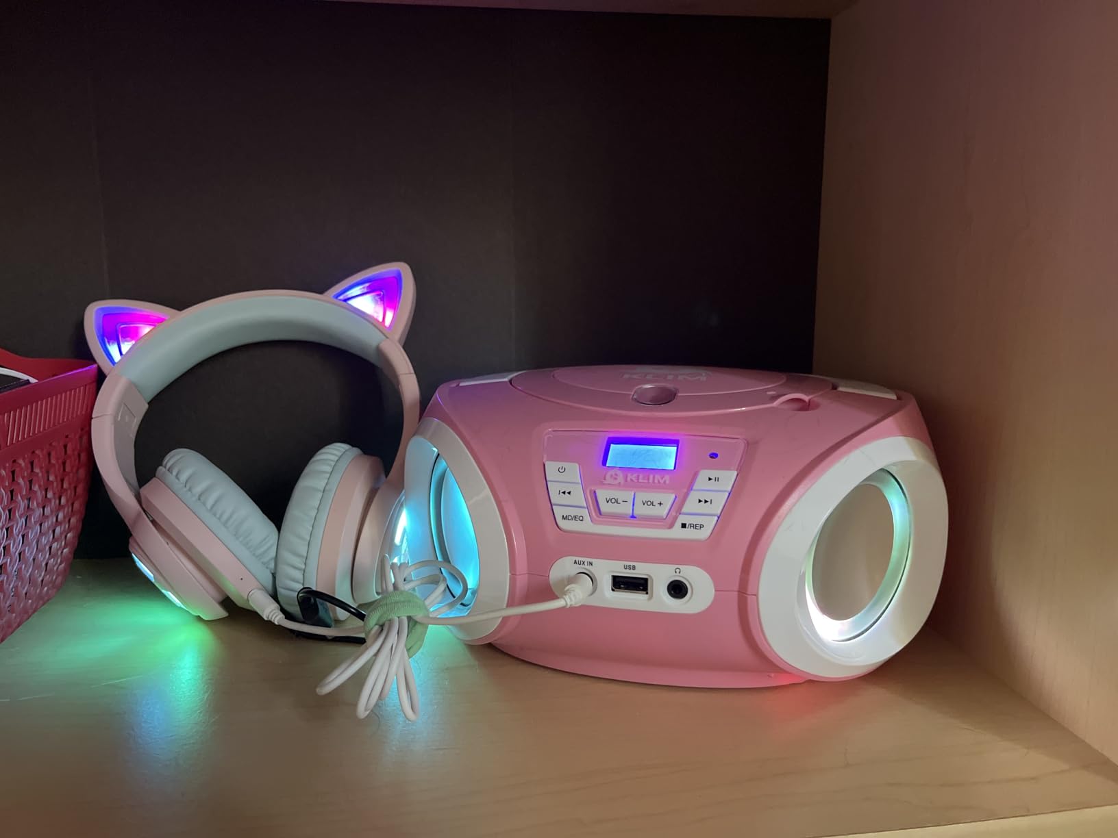 iClever Cat Ear Kids Bluetooth Headphones, LED Lights Up, 74/85dBA Safe Volume Limited, 50H Playtime,Bluetooth 5.2, USB C, Kids Headphones Wireless for Travel iPad Tablet, Meow Macaron Pink customer photo 2
