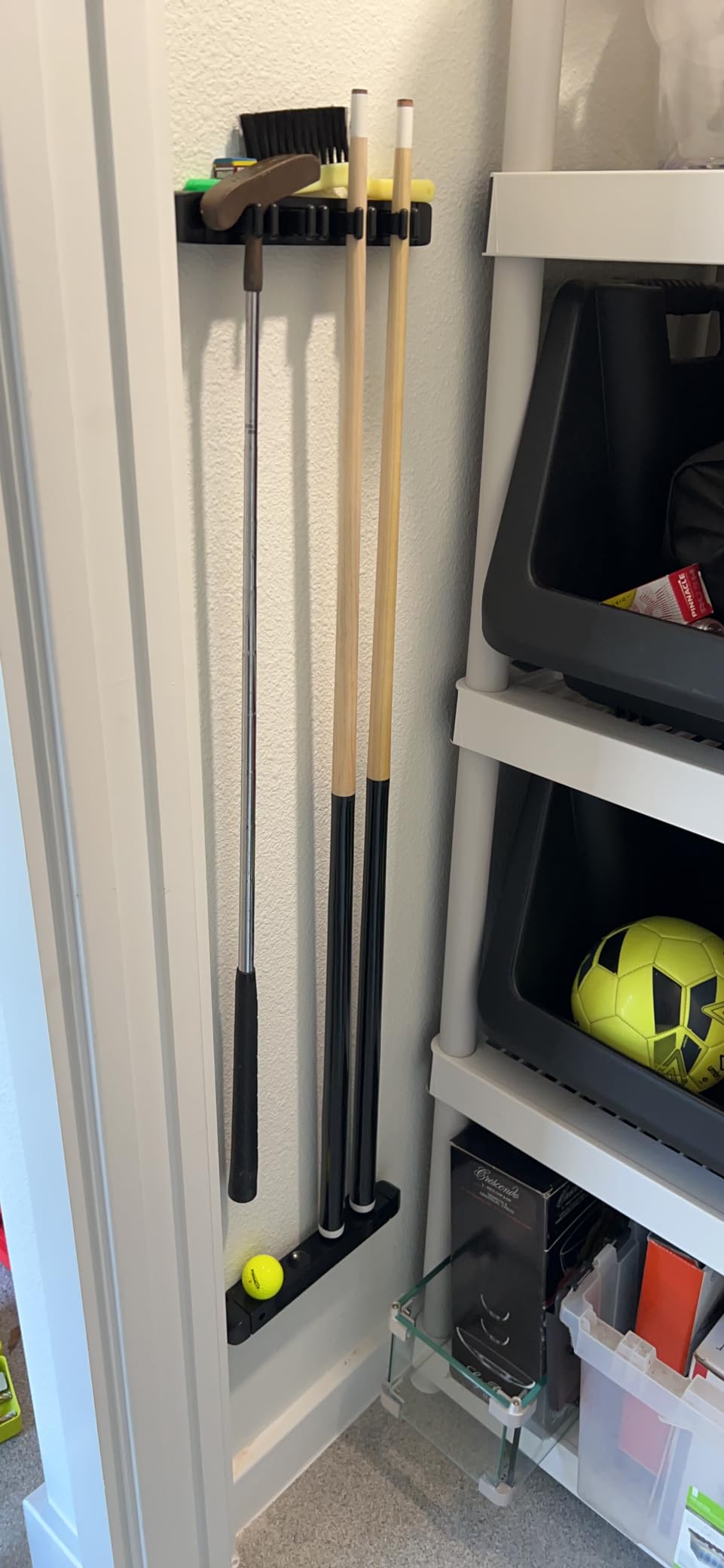 Wall Mounted Billiard/Pool Cue Rack (Black / 4 Cues) customer photo 2