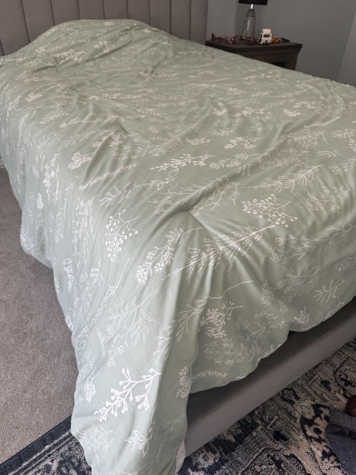 Bedsure Queen Comforter Set - Sage Green Bed Set, 3 Pieces Lightweight Summer Cute Floral Bedding, 1 Soft Reversible Botanical Flowers Comforter and 2 Pillow Shams customer photo 2