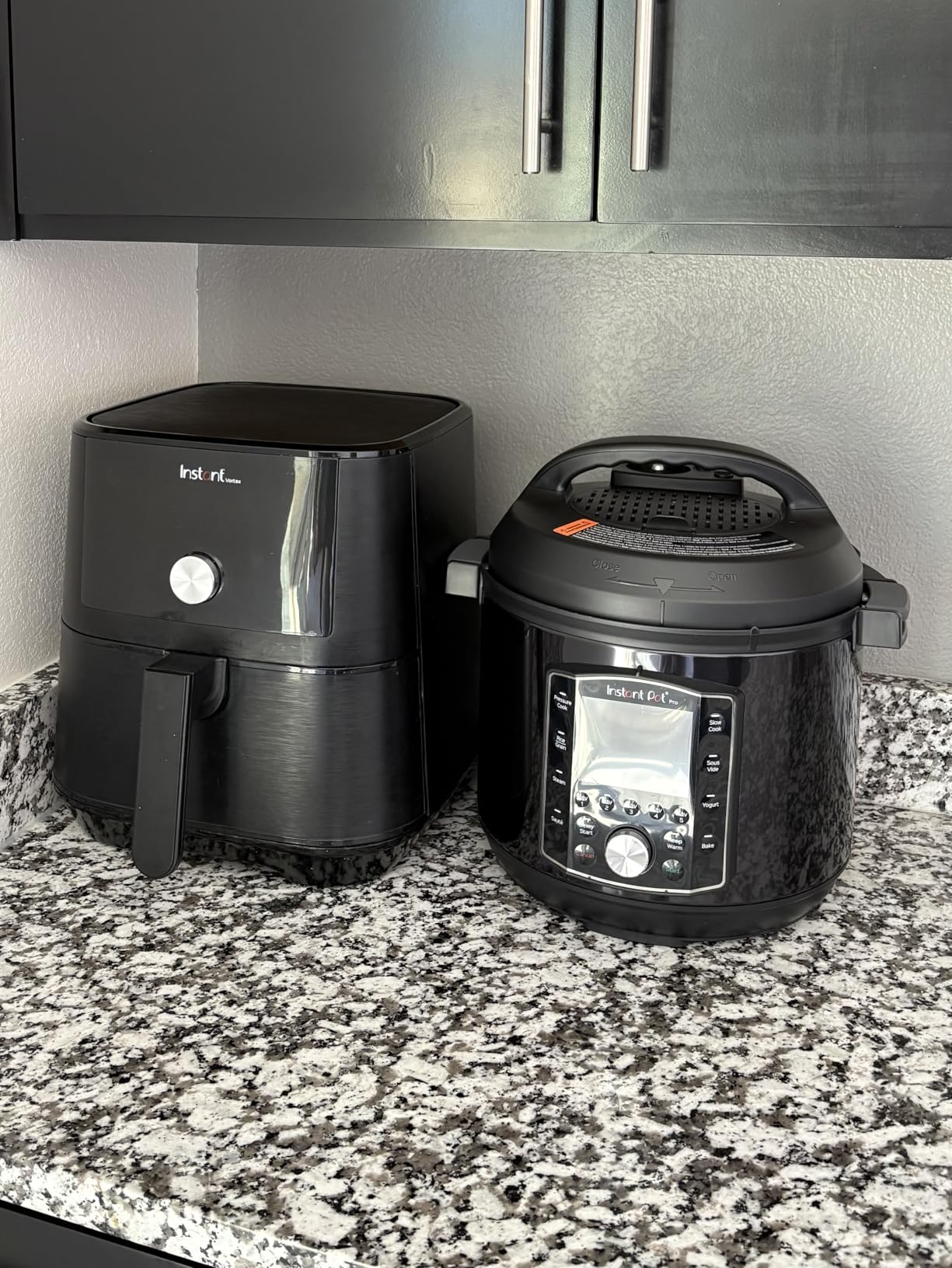 Instant Pot Pro (8 QT) 10-in-1 Pressure Cooker, Slow Cooker, Rice/Grain Cooker, Steamer, Saute, Sous Vide, Yogurt Maker, Sterilizer, and Warmer, Includes App with Over 800 Recipes, Black customer photo 2