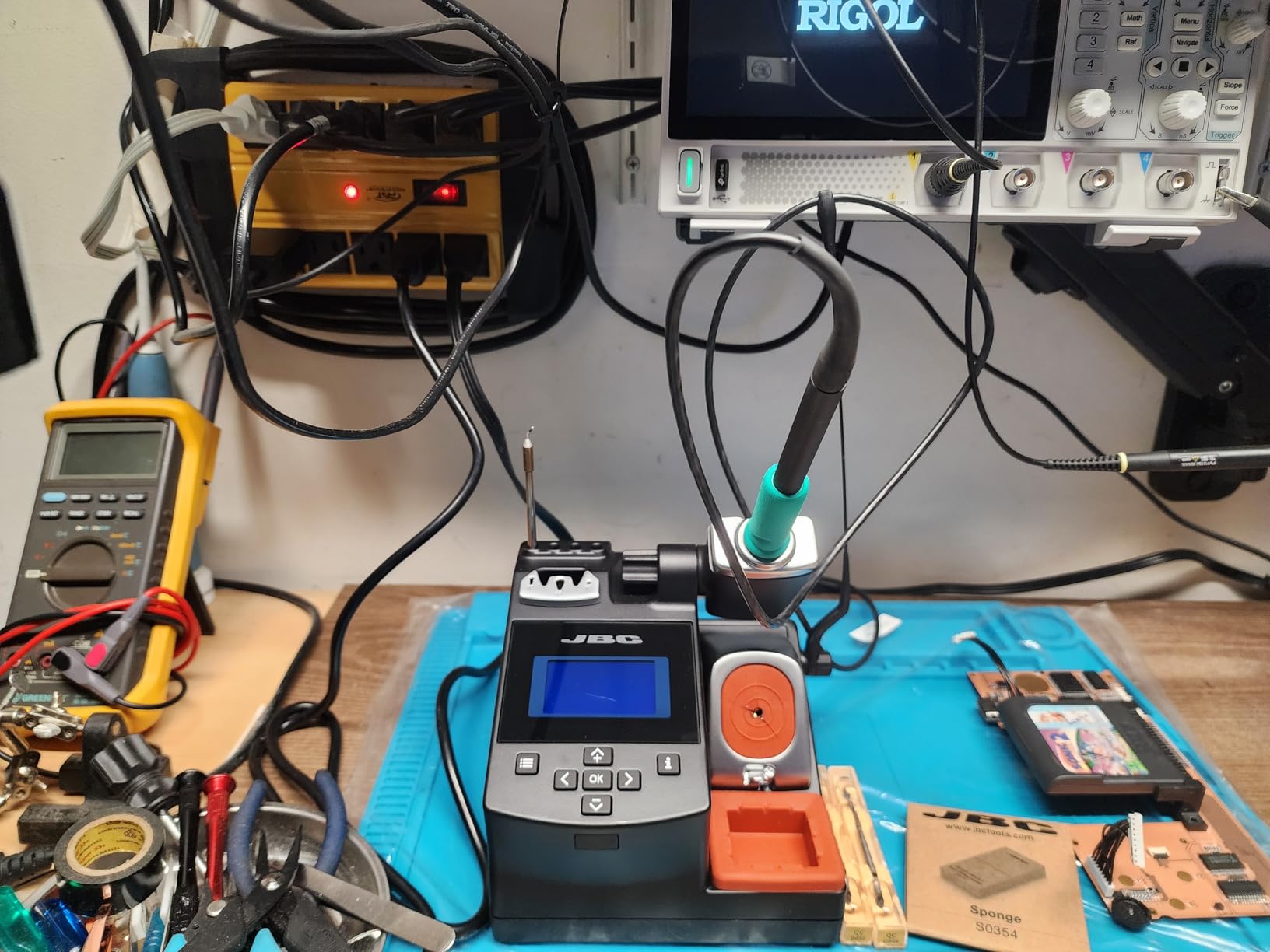 JBC Tools CD-1BQF Compact Soldering Station customer photo 2