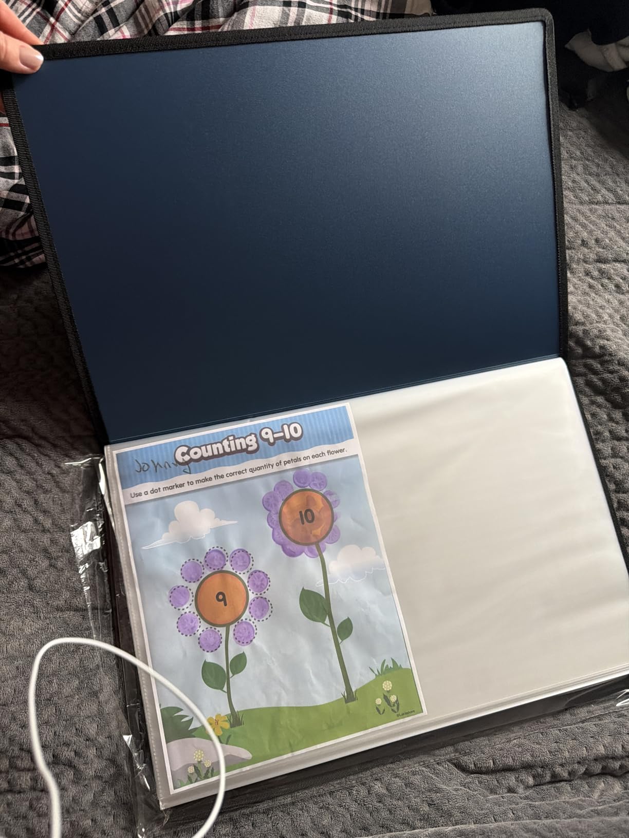 Dunwell 11x14 Art Portfolio Binder with Plastic Sleeves w/Mounting Paper Large Portfolio Folder for Artwork Storage, 24 Sleeves Displays 48 Pages, Presentation Binders Book, Acid-Free Poly customer photo 1