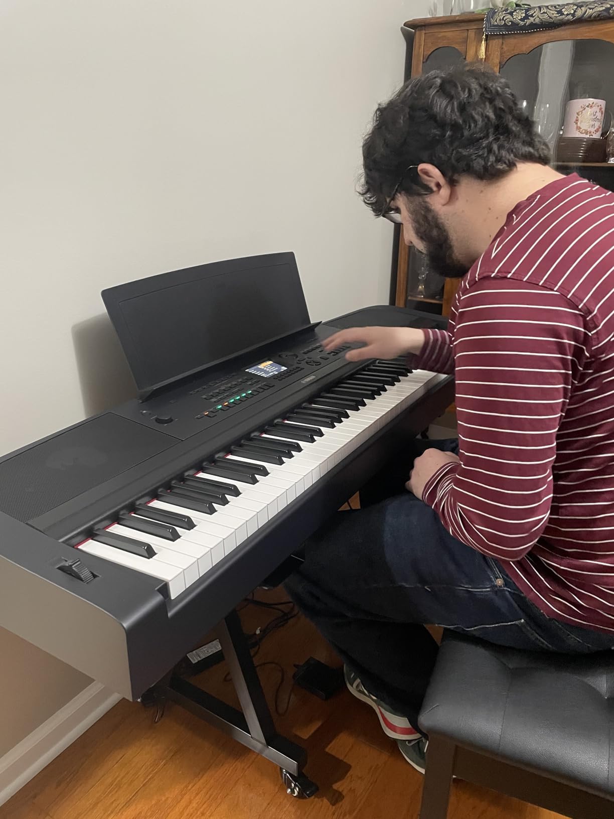 Yamaha DGX-670B 88-Key Weighted Digital Piano with Sustain Foot Switch and Music Rest, Black customer photo 2