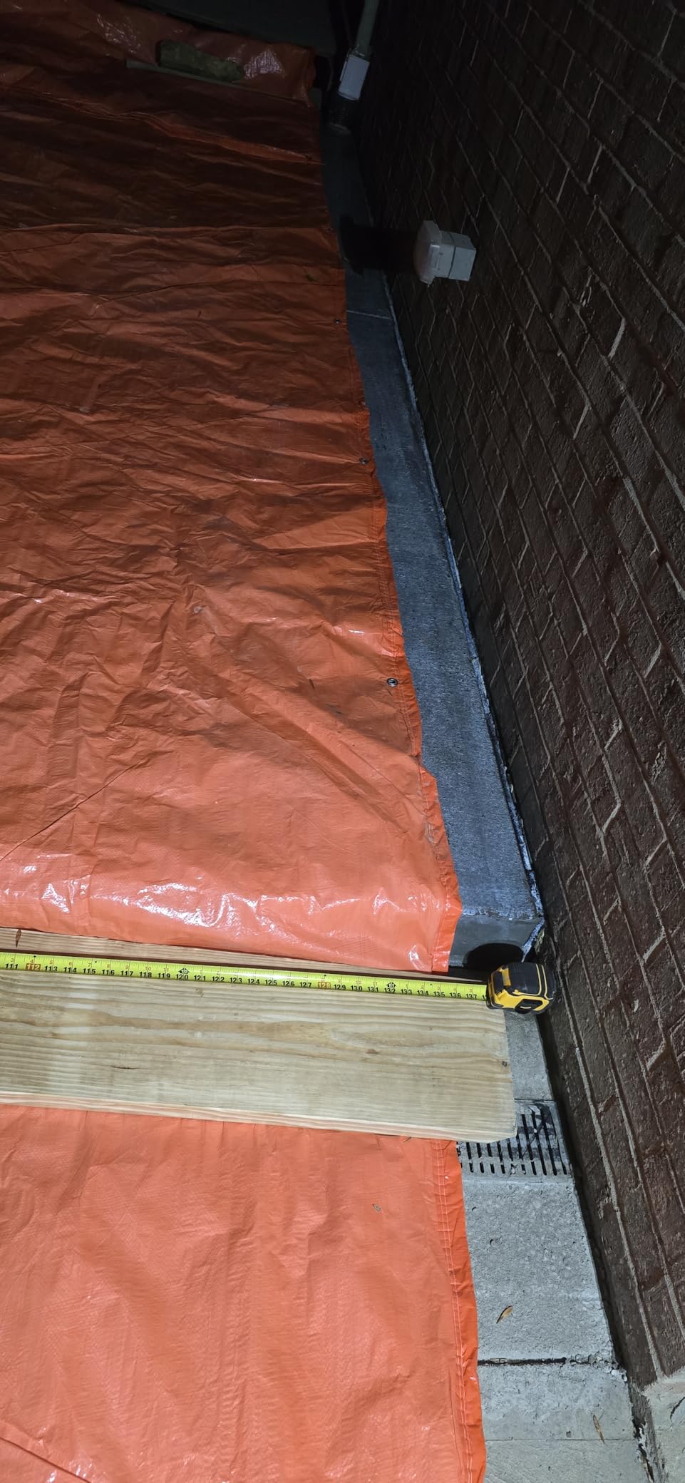 Turtle Life Concrete Curing Blanket 6x25 Feet, Multipurpose Waterproof Heavy Duty Construction Insulated Tarps with Ball Bungee Cords, 3.6mm/0.15Inch Thickness, Orange, 1-Package customer photo 1