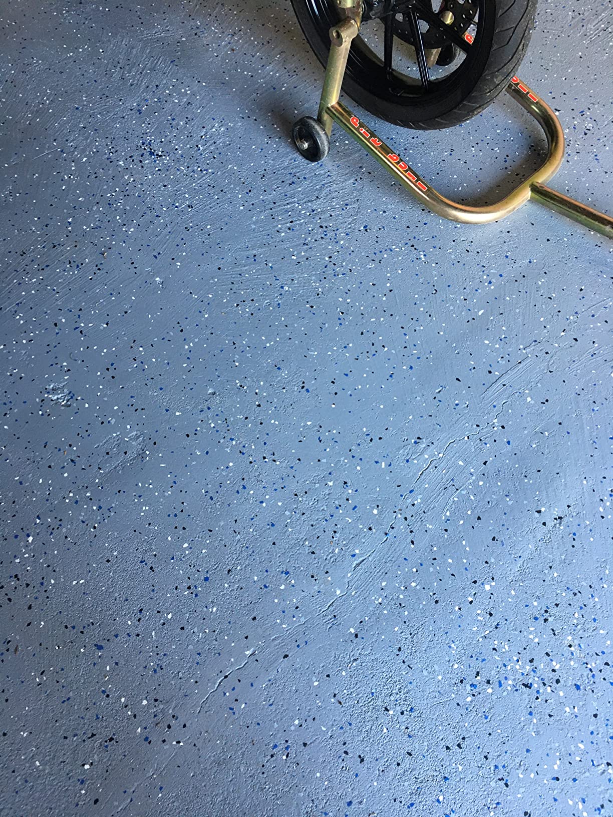 Rust-Oleum 365186 EPOXYSHIELD Garage Floor Coating Kit, 2.5 Car, Gloss Dark Gray customer photo 2