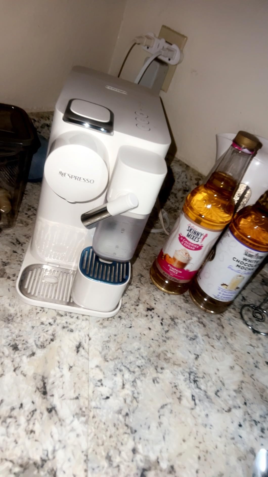 Nespresso Lattissima One Original Espresso Machine with Milk Frother by De'Longhi, Shadow Black customer photo 1