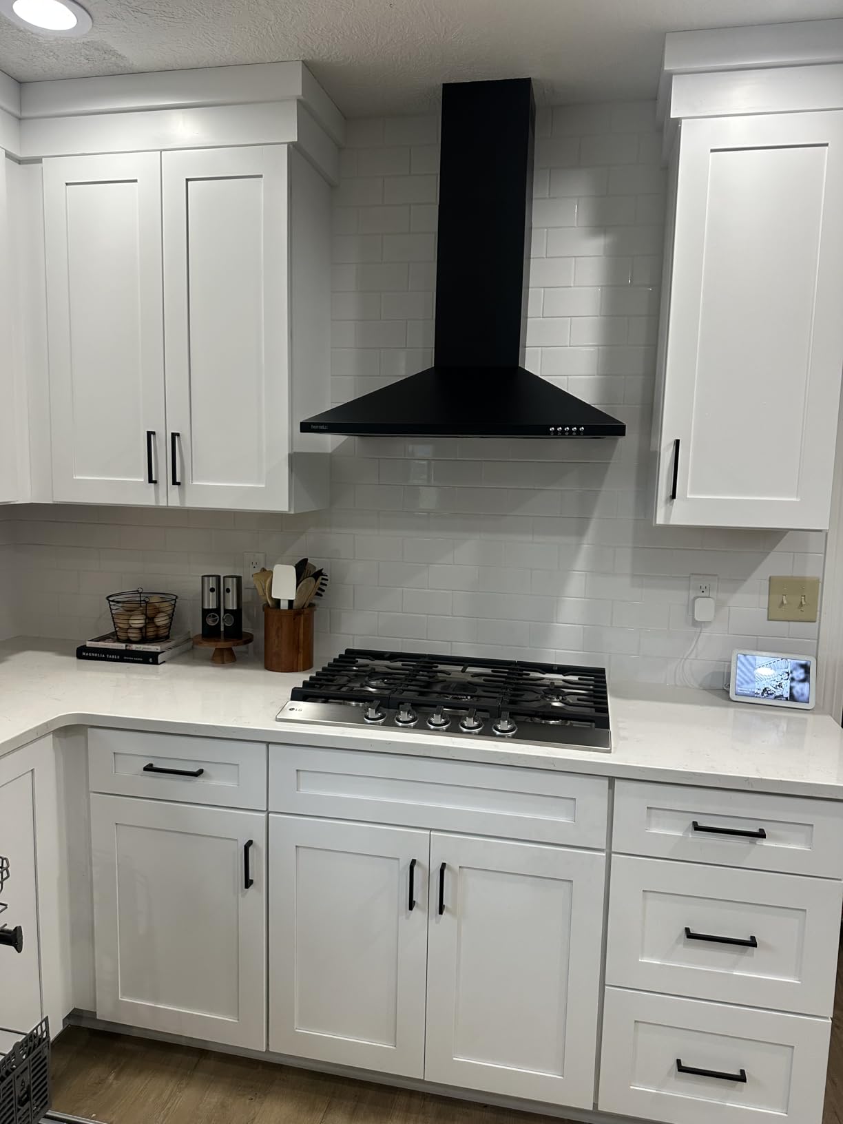 Hermitlux Range Hood 30 inch Stainless Steel, Wall Mount Vent Hood for Kitchen with Charcoal Filter, Ducted/Ductless Convertible customer photo 1
