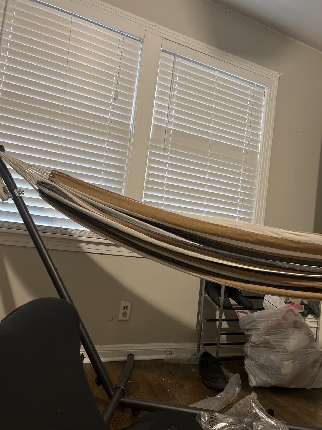 Amazon Basics Double Hammock with 9-Foot Space Saving Steel Stand and Carrying Case, 2 Person, 450 lb Capacity, Beige Stripe with Lace, 110