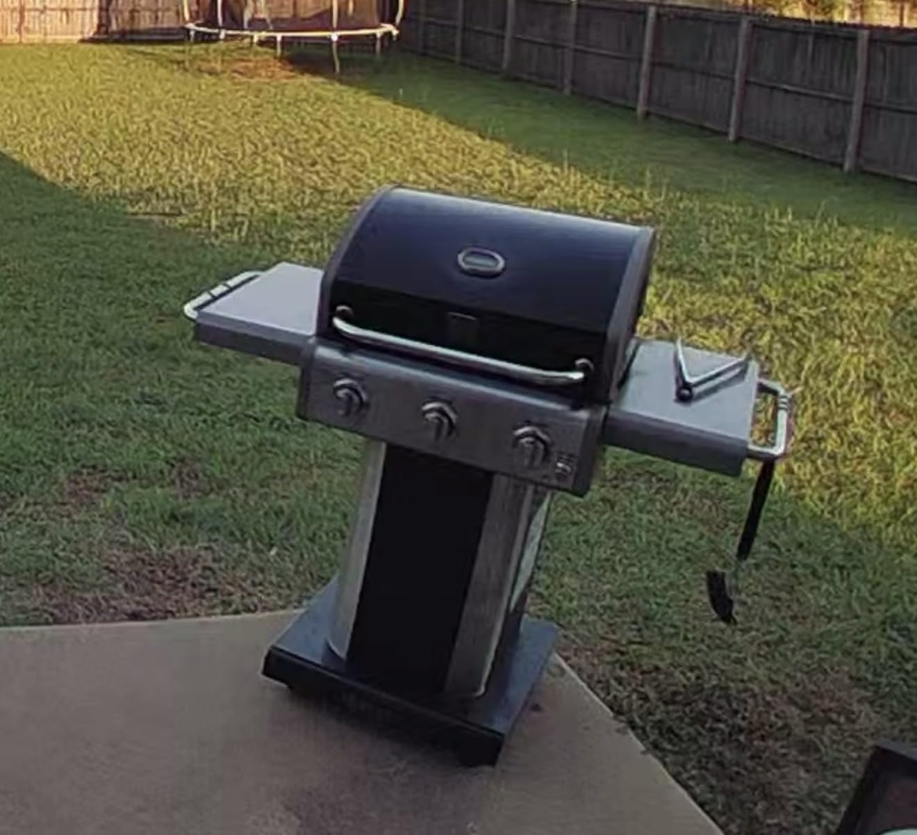 Kenmore 3-Burner Propane BBQ Grill, 30,000 BTUs Gas Grill with Cast Iron Cooking Grates, Azure Blue customer photo 1