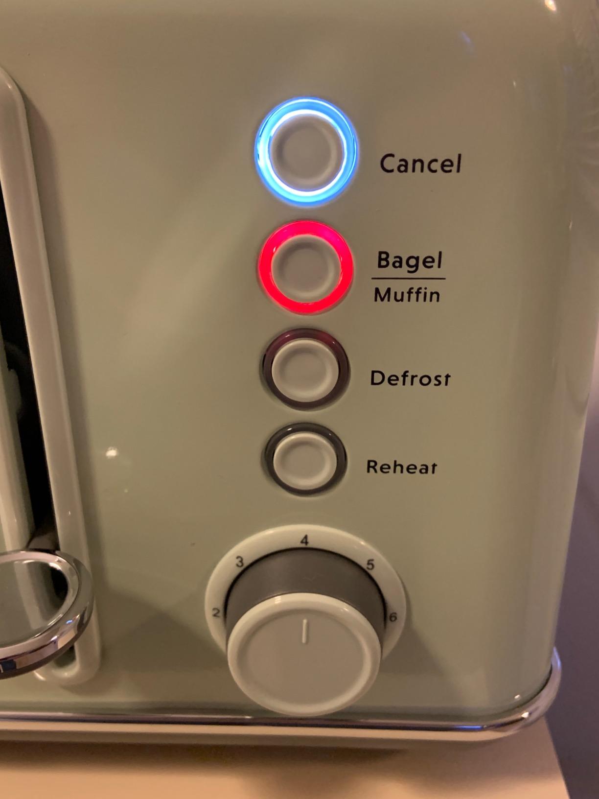 BUYDEEM DT620 2-Slice Toaster, Extra Wide Slots, Retro Stainless Steel with High Lift Lever, Bagel and Muffin Function, Removal Crumb Tray, 7-Shade Settings,Stainless Steel customer photo 1