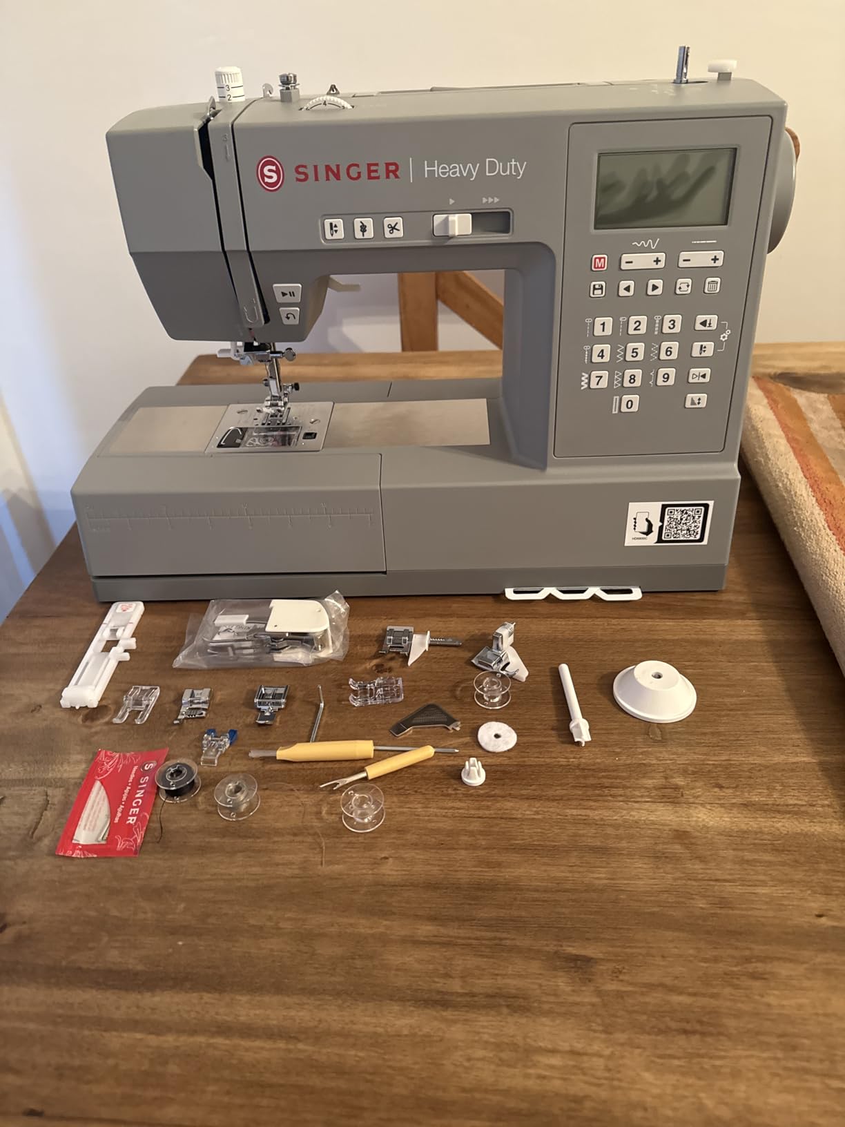 SINGER Heavy Duty 6800C Computerized Sewing Machine with Accessory Kit | Strong Motor with Enhanced Piercing Power, 586 Stitch Applications, LCD Screen customer photo 2