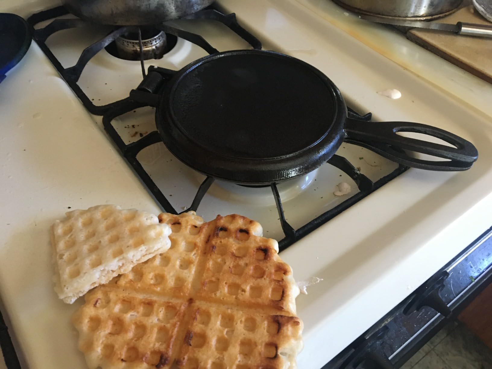 HAWOK Cast Iron Square Waffle Iron Waffle Maker customer photo 2