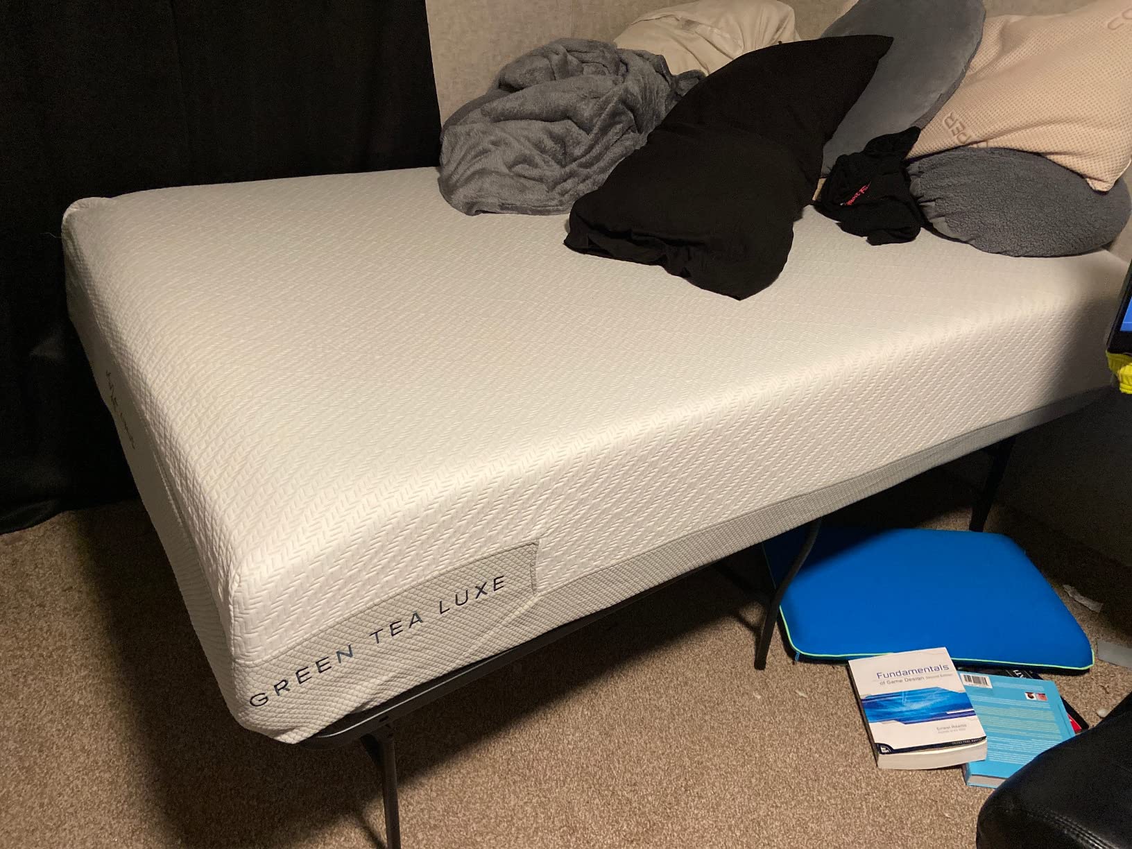 Zinus 8 Inch Green Tea Luxe Memory Foam Mattress, Queen, Pressure Relieving, CertiPUR-US Certified, Mattress in A Box customer photo 1