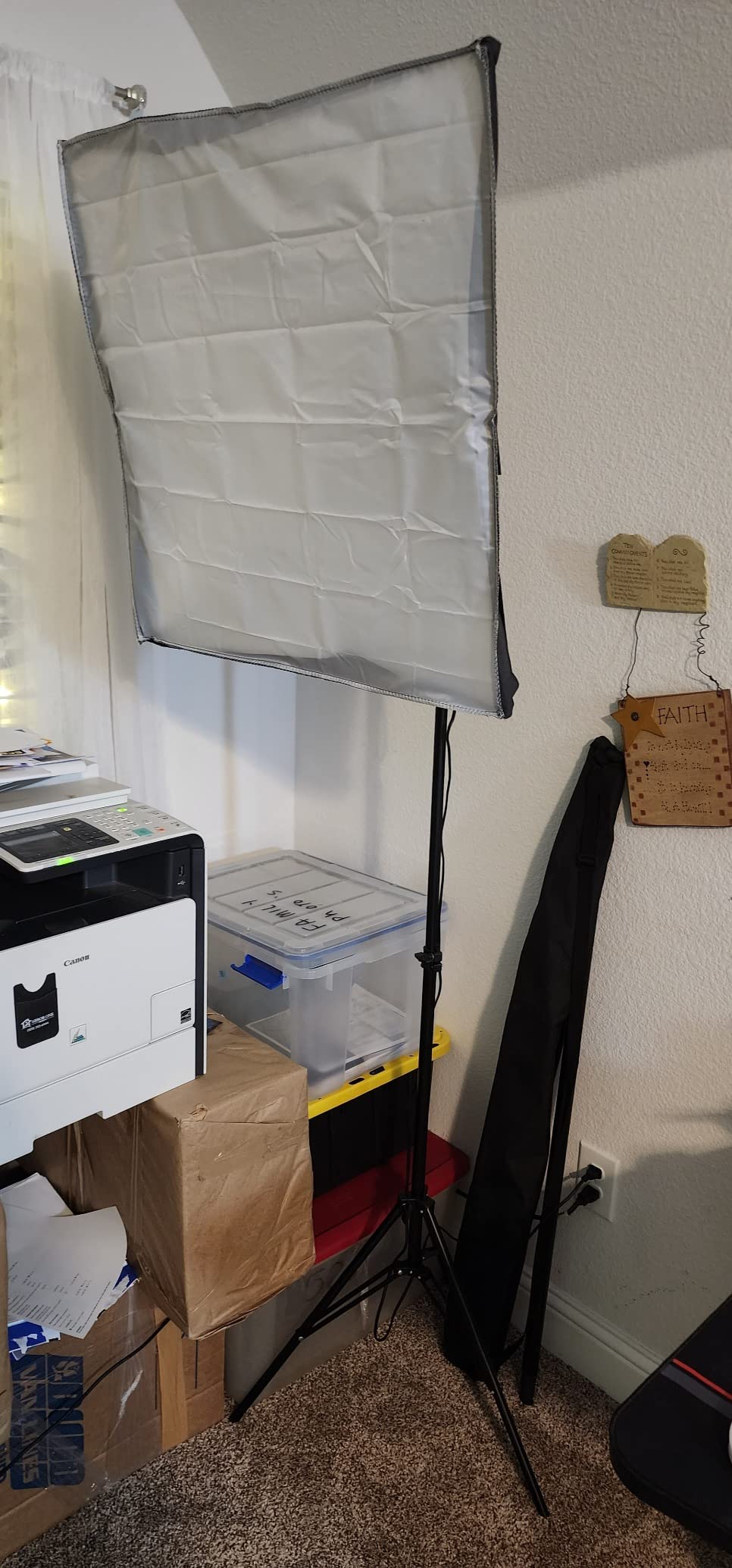 Softbox Lighting Kit Photography- Professional Continuous Light System Photo Lighting Kit with E27 135W Bulbs 5500K Photo Equipment for Portraits Video Shooting customer photo 2