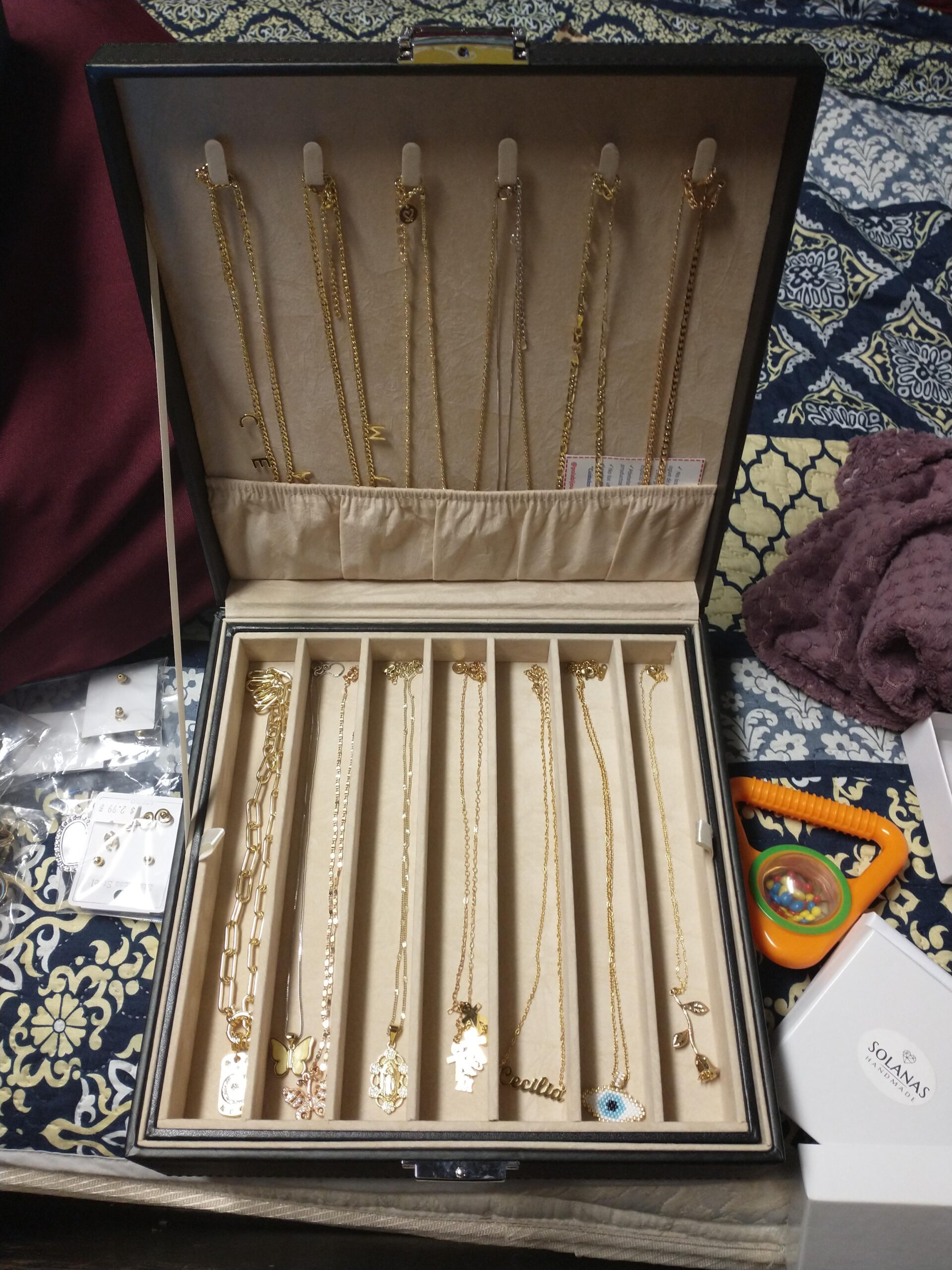 BEWISHOME Jewelry Boxes for Women, 2-Layer Necklace Organizer Box, Modern Style Jewelry Organizers and Storage with Removable Pad for Earrings, Necklace, Bracelet (Grey SSH31H) customer photo 1