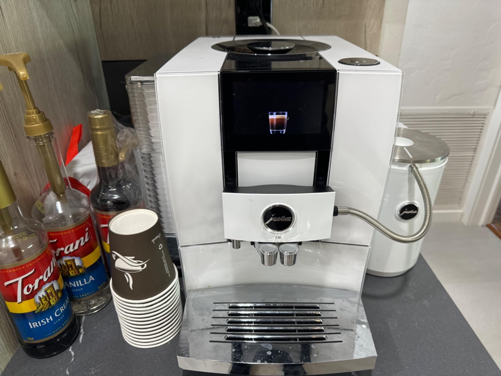 Jura Z10 Aluminum White Automatic Coffee Machine customer photo 1