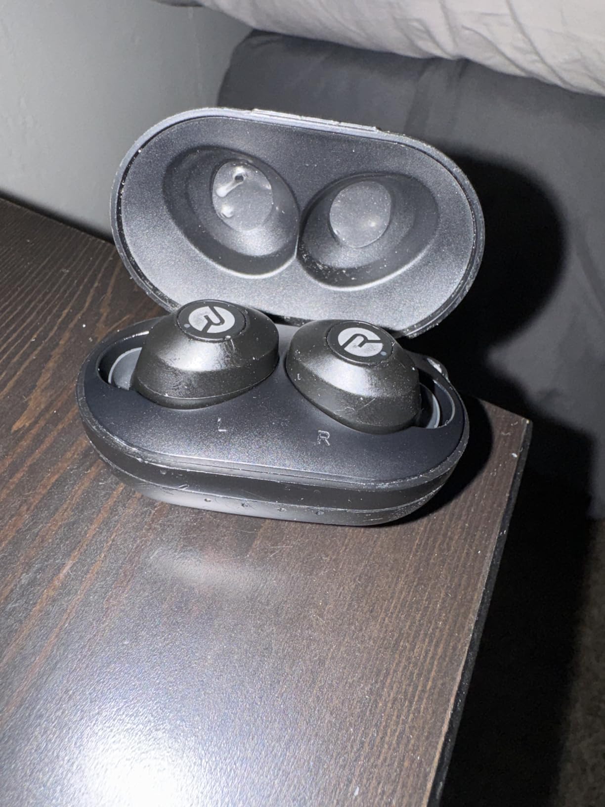 Raycon The Everyday Earbuds Classic - Black customer photo 2