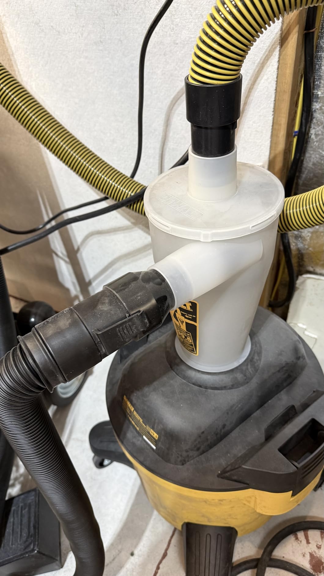 DEWALT Dust Separator with 6 Gallon Poly Tank, 99.5% Efficiency Cyclone Dust Collector, High-Performance Cycle Powder Collector Filter, DXVCS002, Yellow customer photo 1