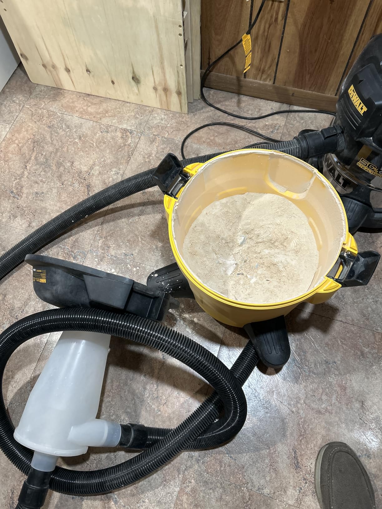 DEWALT Dust Separator with 6 Gallon Poly Tank, 99.5% Efficiency Cyclone Dust Collector (DXVCS002) customer photo 2