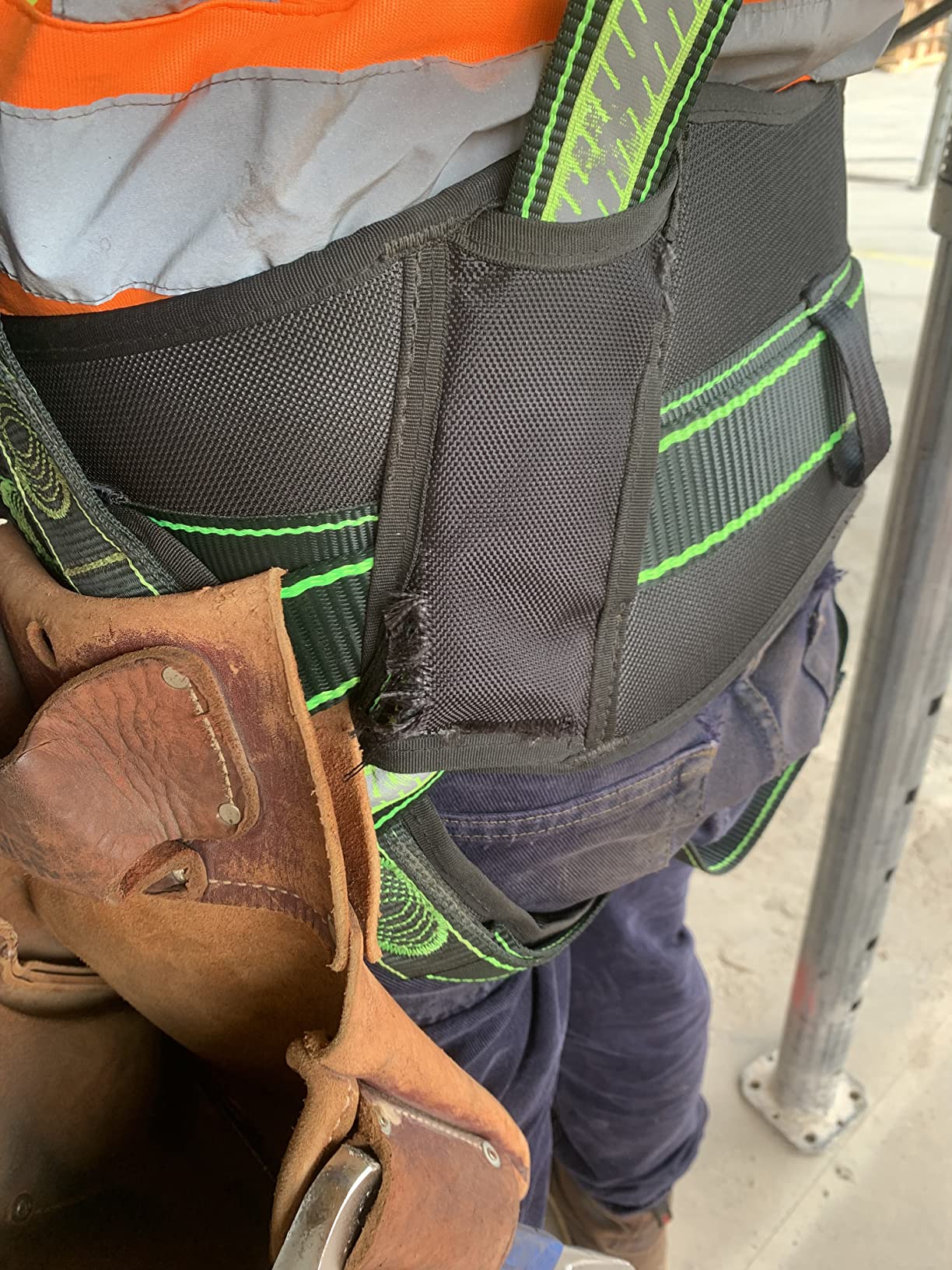 AFP Fall Protection Full-Body Premium Safety Harness, 8 Thick Support Belt, Aluminum D-Rings, Tongue Buckle (OSHA/ANSI PPE) customer photo 1
