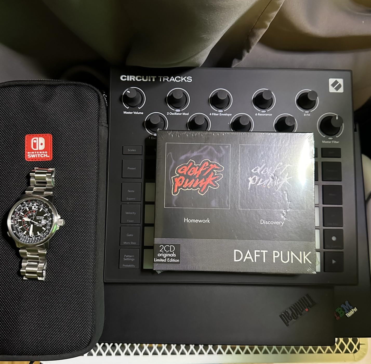 Novation Circuit Rhythm: Sampler and groovebox with eight sample tracks for making and performing beats customer photo 1