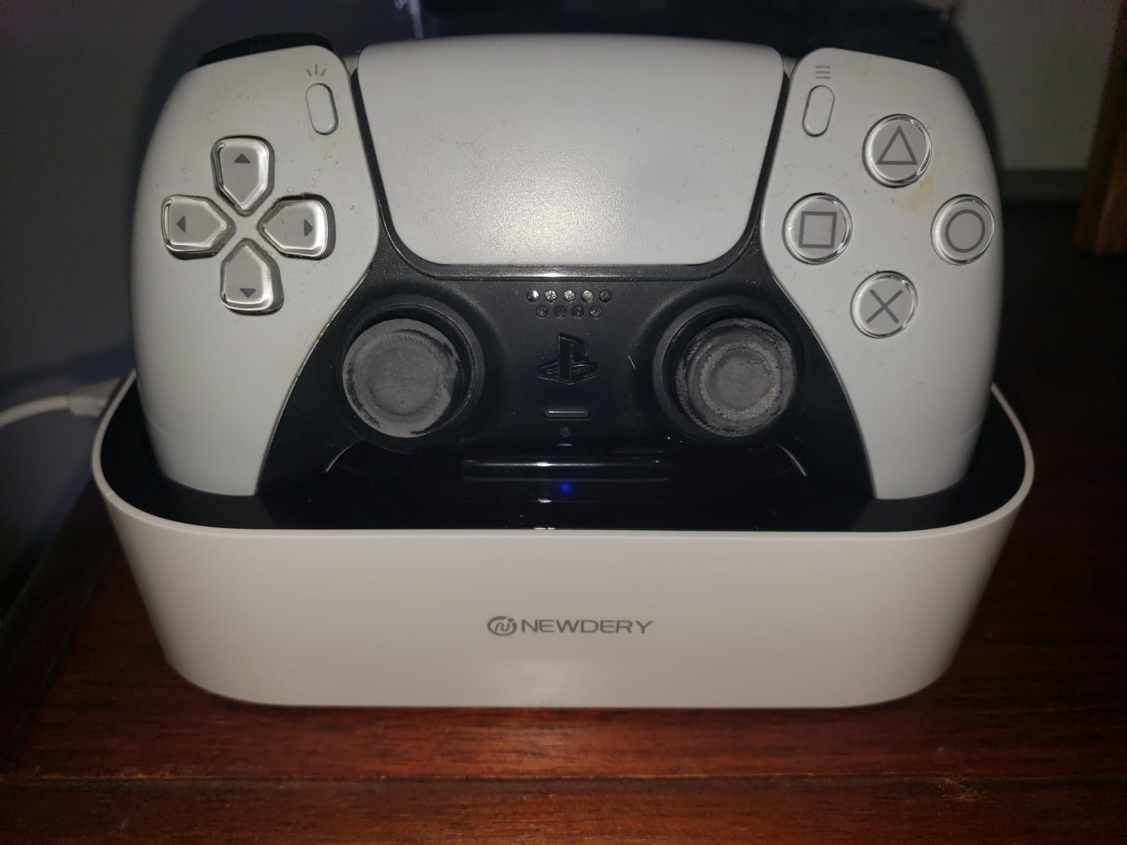 NEWDERY for PS5 Controller Charger Station Compatible with Dualsense Edge customer photo 1